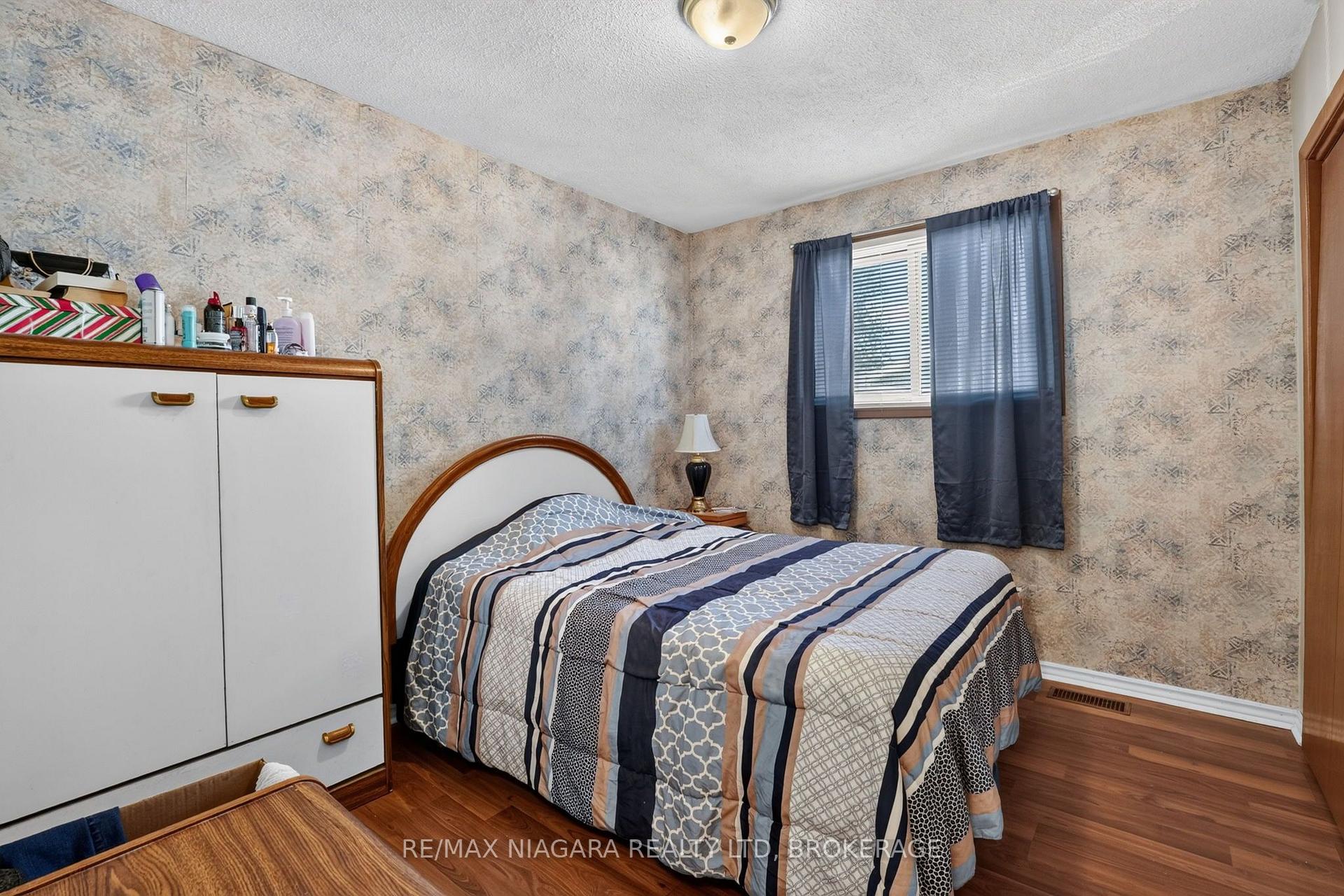 Photo 16 of 45 Green Maple Drive, St. Catharines, Secord Woods — HOMEH