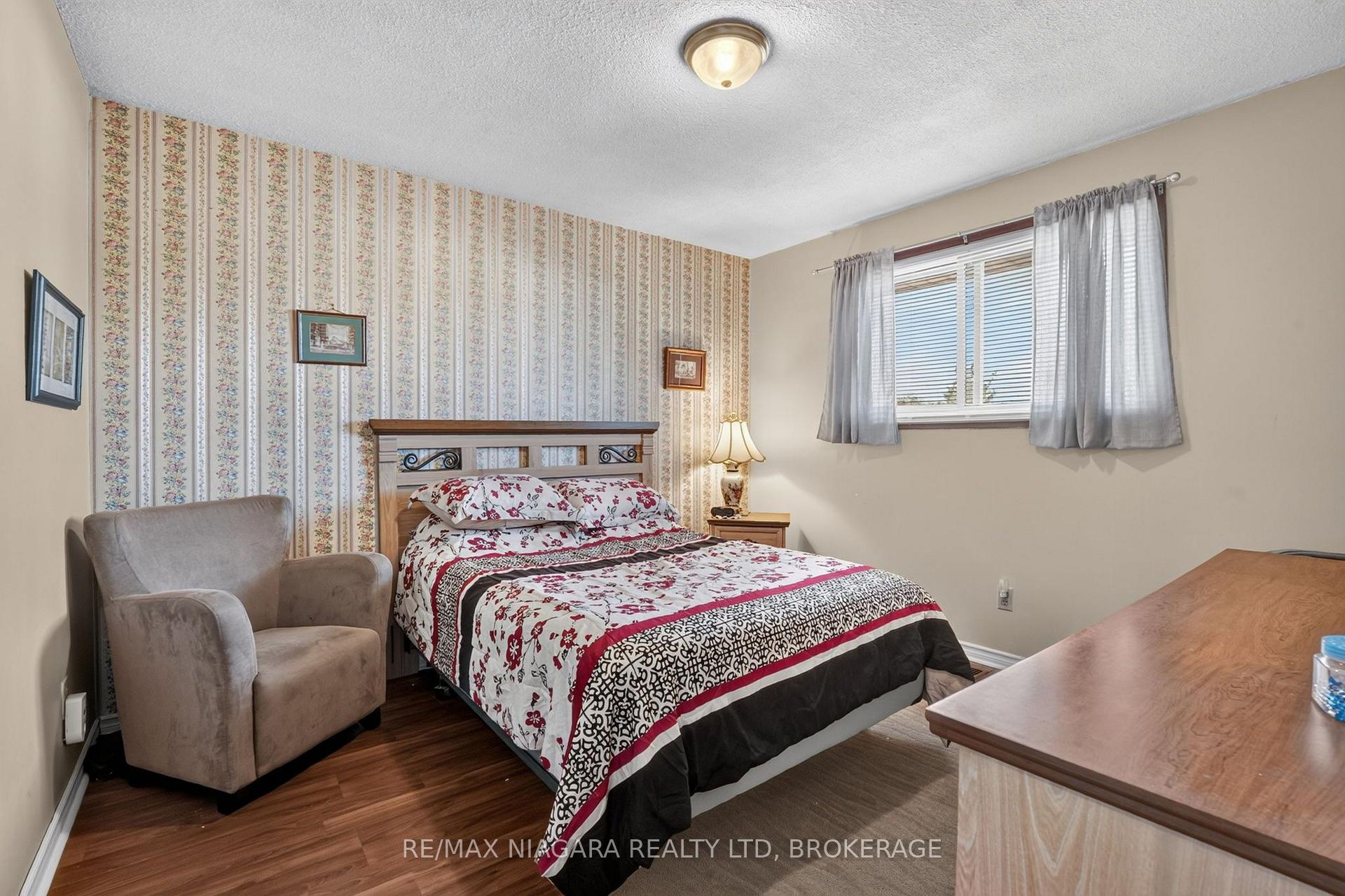 Photo 17 of 45 Green Maple Drive, St. Catharines, Secord Woods — HOMEH