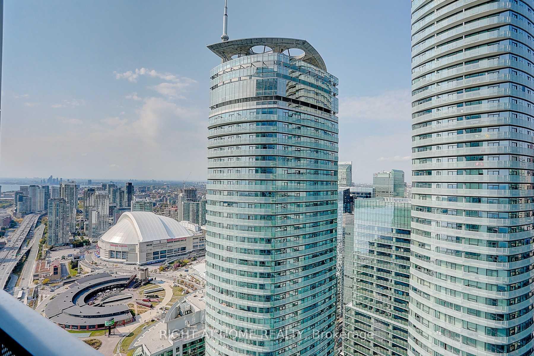 Photo 10 of Unit 5303, 10 York Street, Toronto, Waterfront Communities — HOMEH