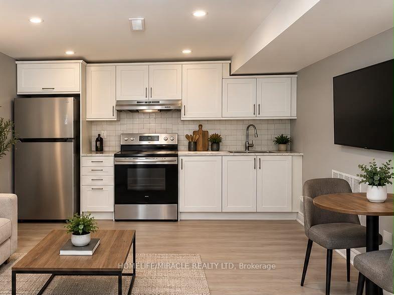 Photo 2 of 23 Kitto Court, Brampton, Fletcher's West — HOMEH