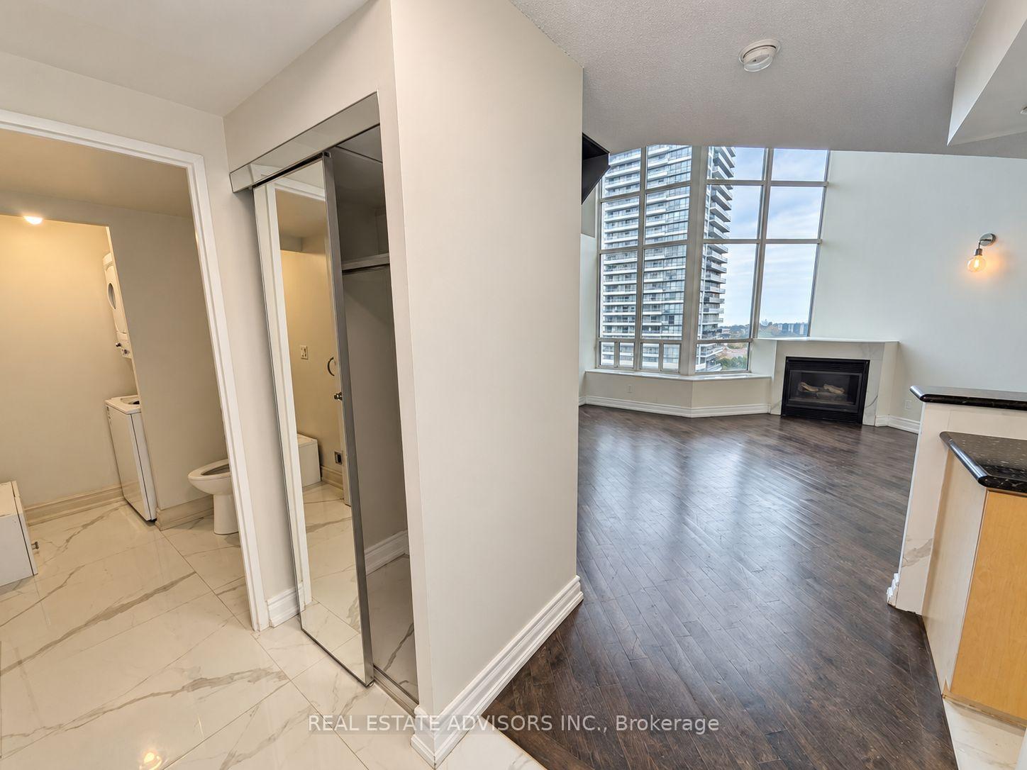 Photo 3 of Unit 838, 250 Manitoba Street, Etobicoke, Mimico — HOMEH