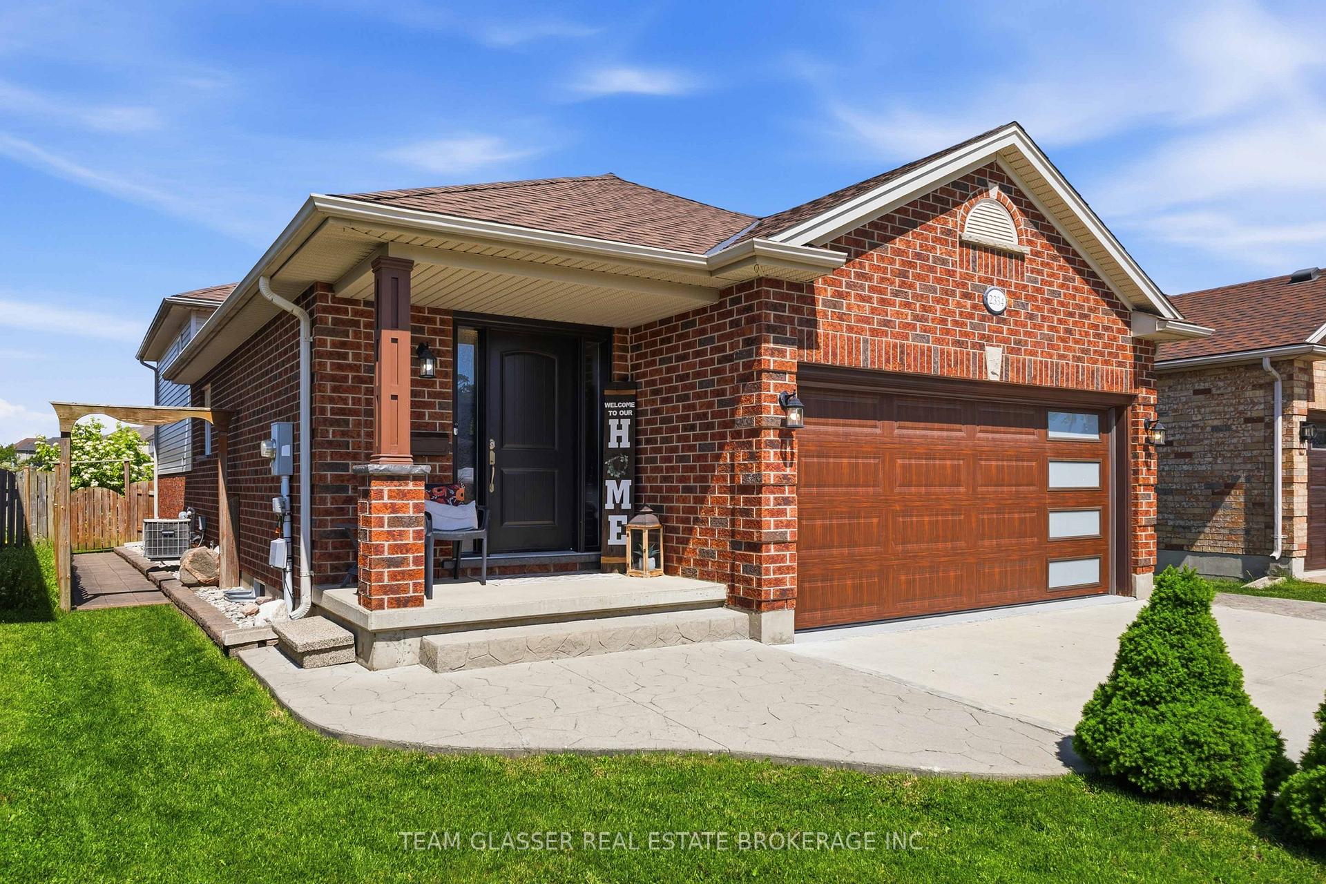 Photo 3 of 2334 Meadowgate Boulevard, London, South U — HOMEH