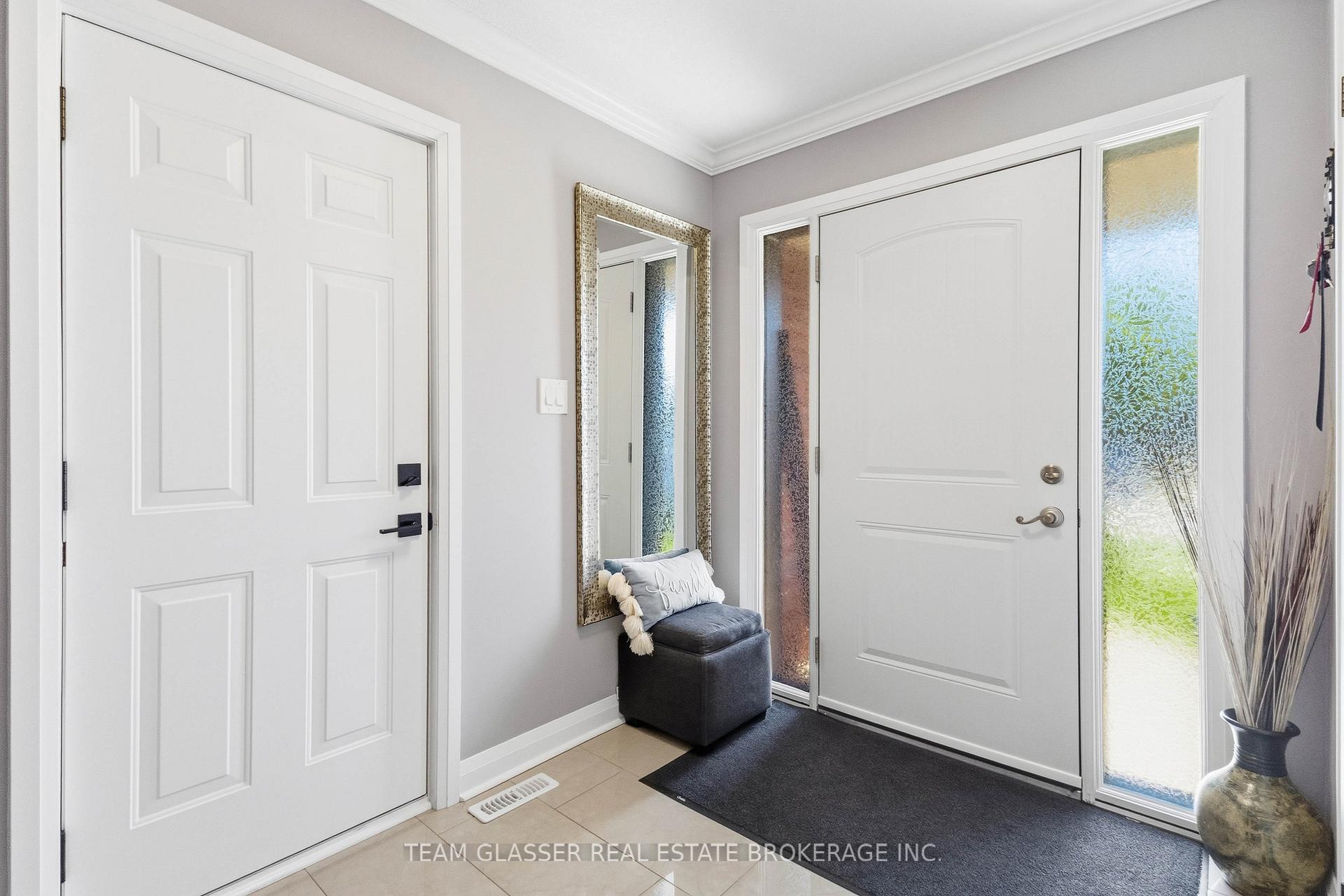 Photo 8 of 2334 Meadowgate Boulevard, London, South U — HOMEH