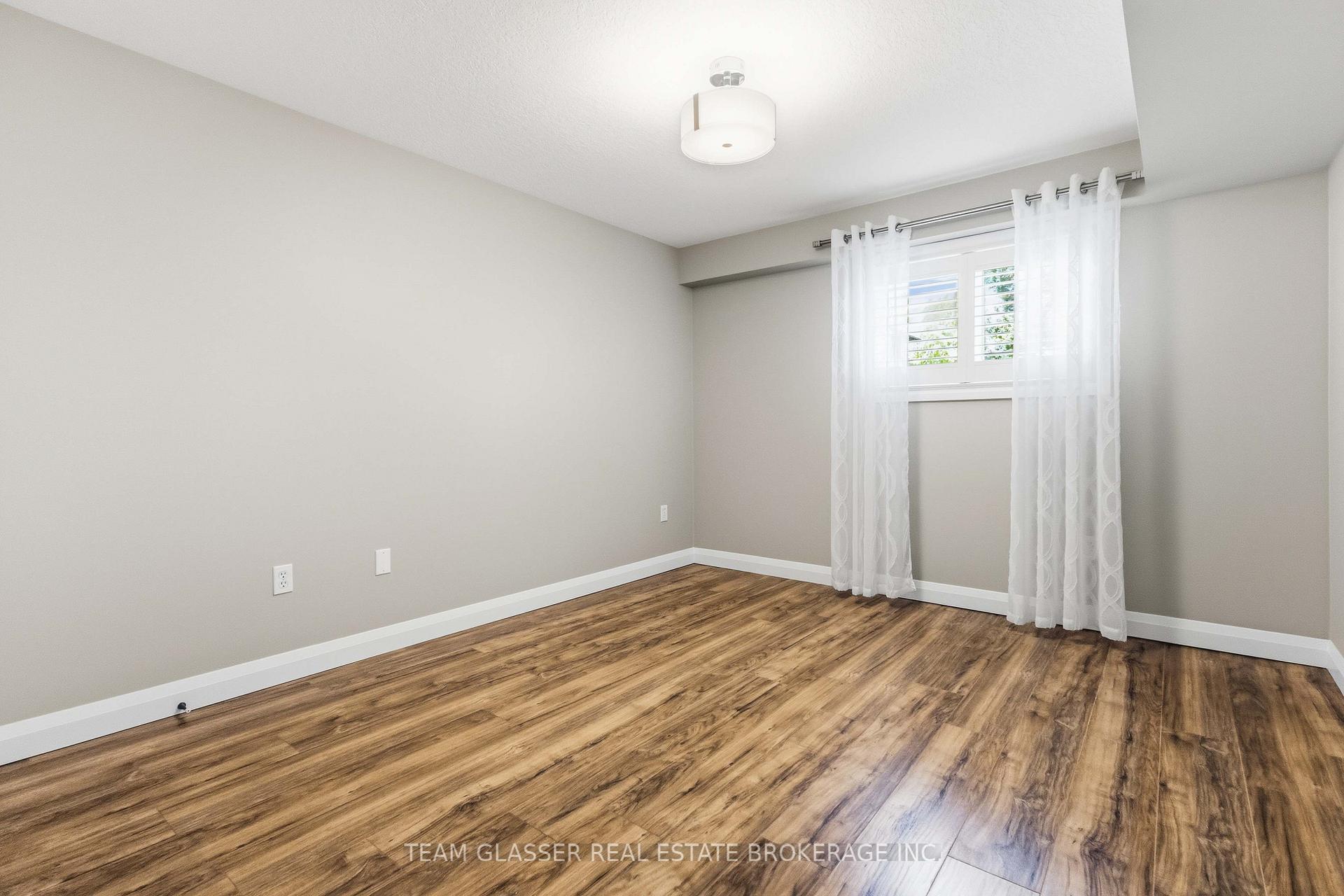 Photo 26 of 2334 Meadowgate Boulevard, London, South U — HOMEH