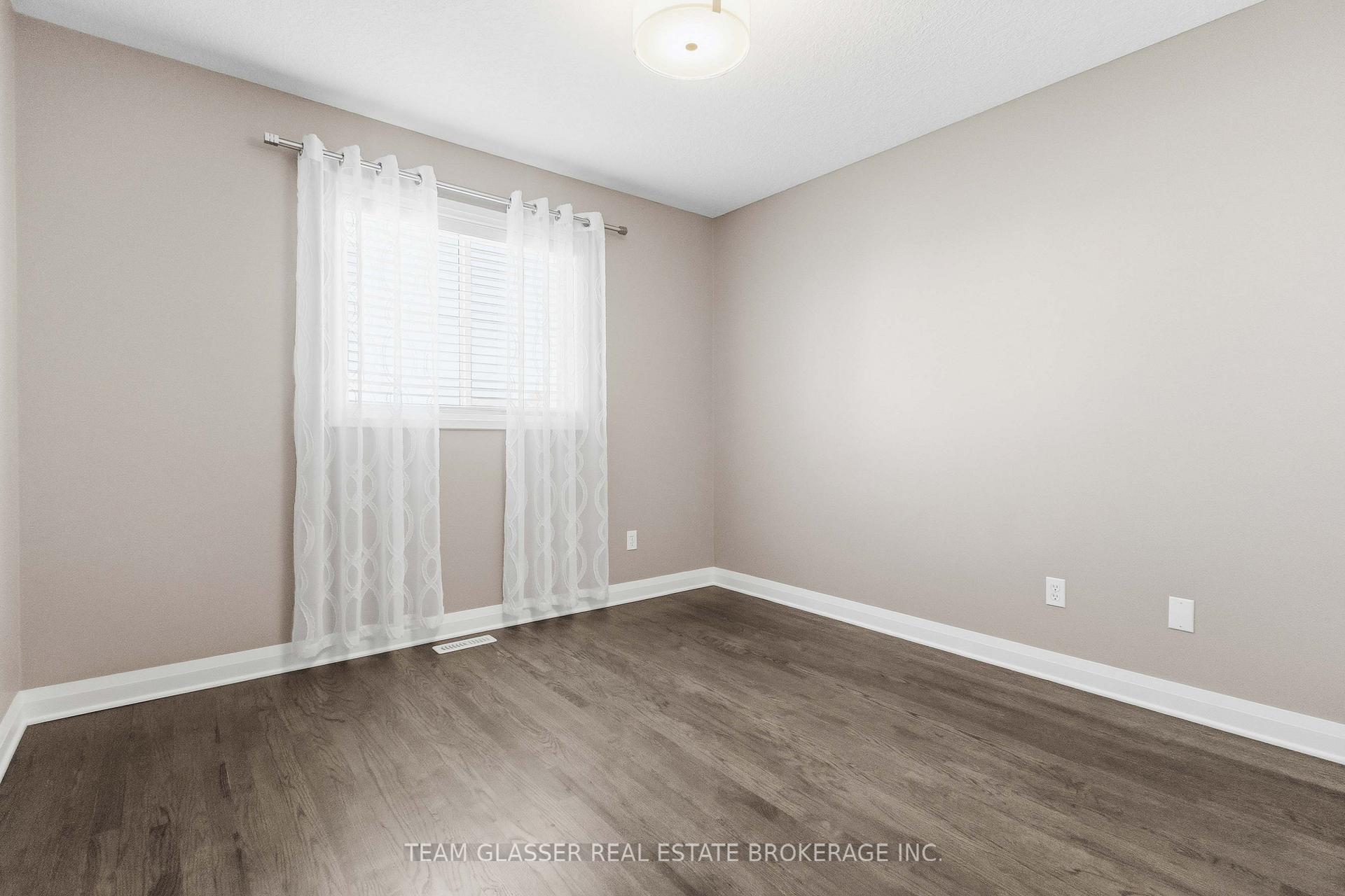 Photo 30 of 2334 Meadowgate Boulevard, London, South U — HOMEH