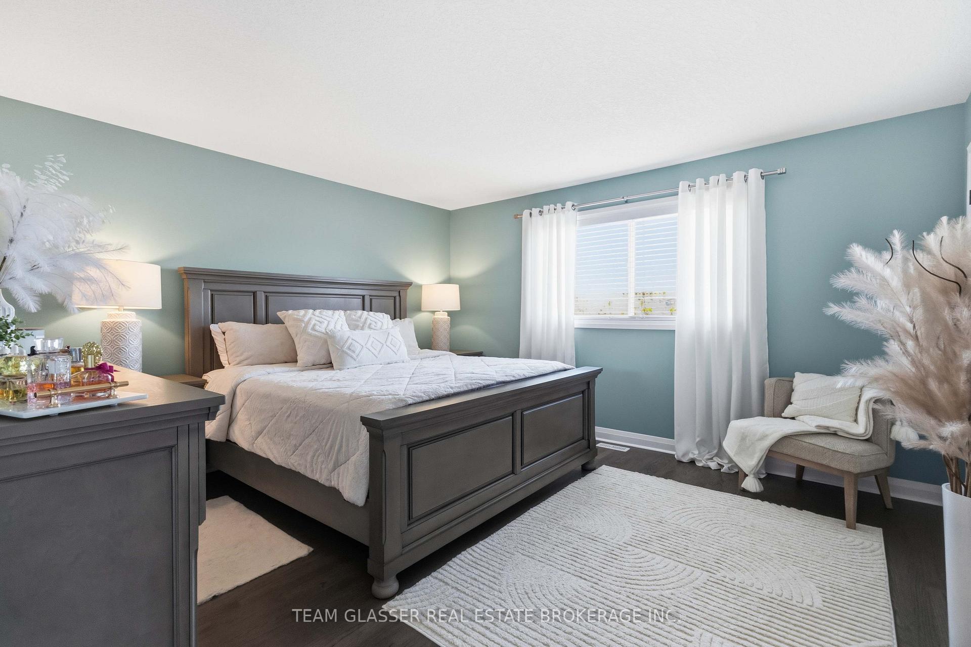 Photo 31 of 2334 Meadowgate Boulevard, London, South U — HOMEH
