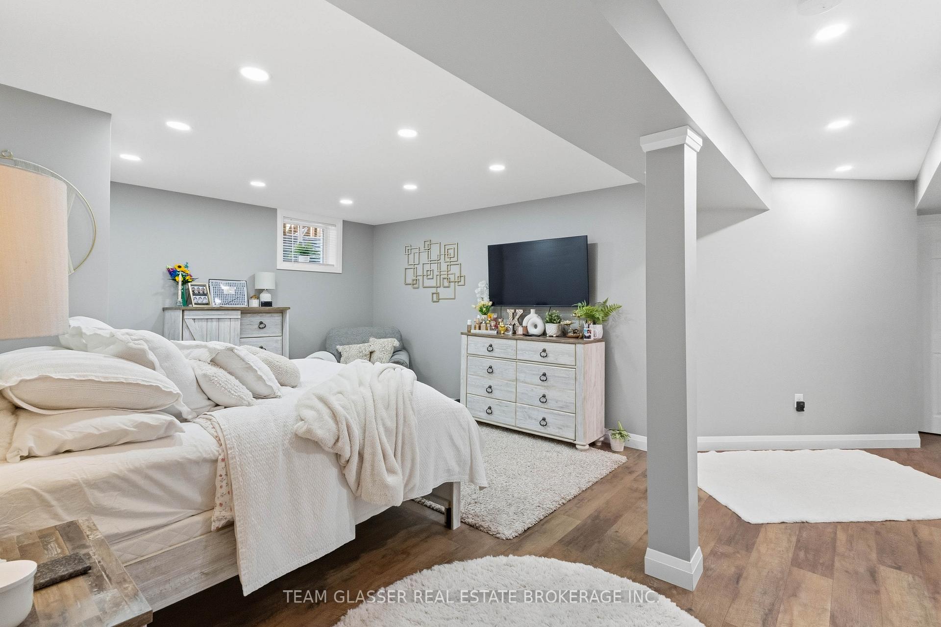 Photo 36 of 2334 Meadowgate Boulevard, London, South U — HOMEH