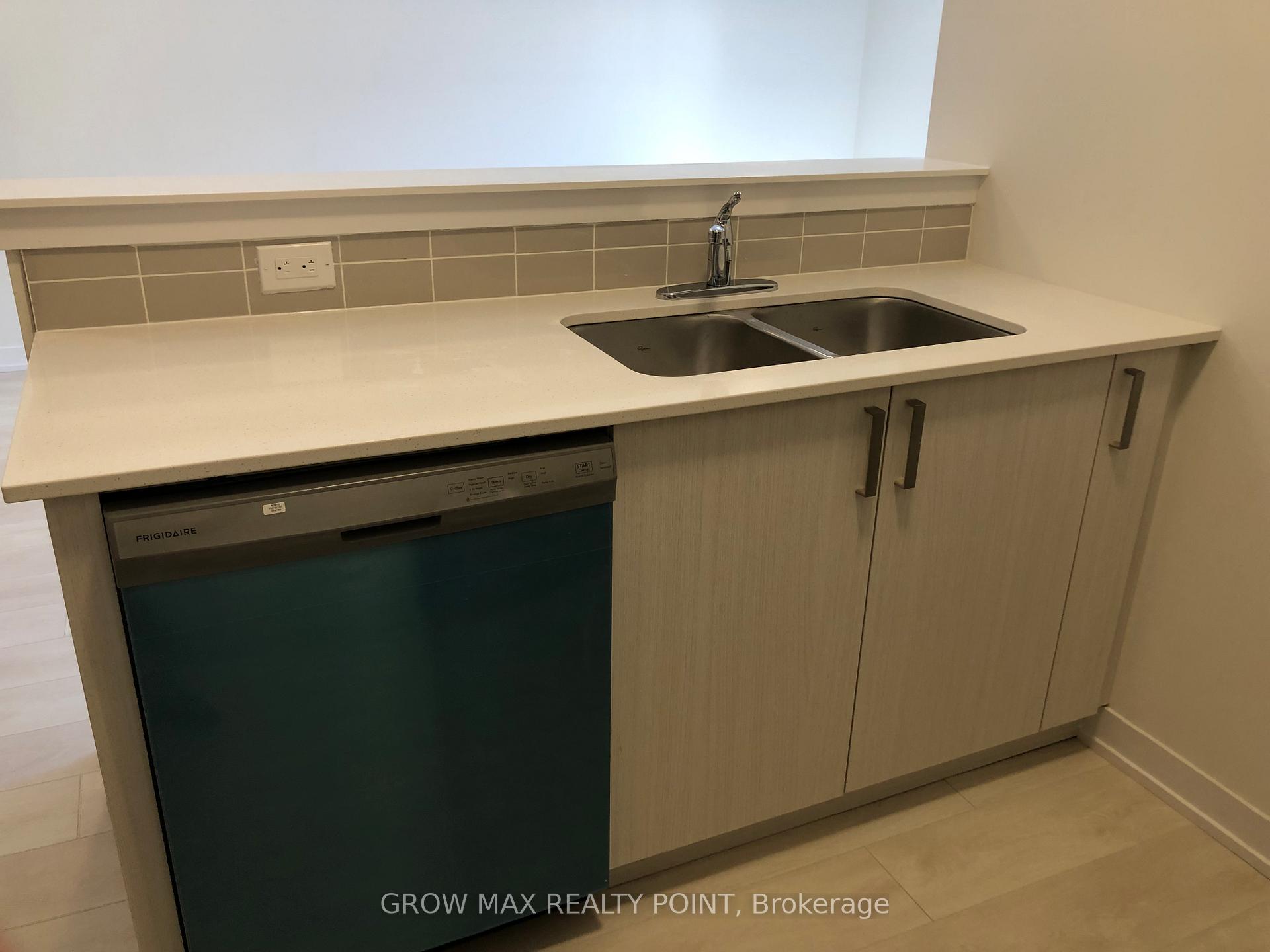 Photo 5 of Unit 1506, 1865 Pickering Parkway, Pickering, Village East — HOMEH