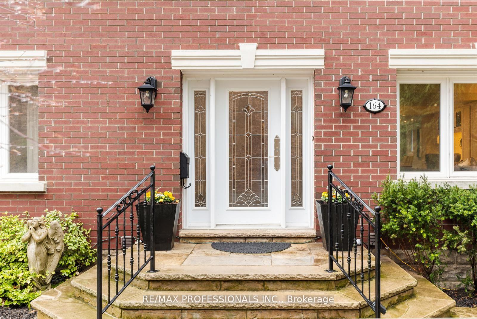 Photo 2 of 164 Morningside Avenue, Toronto, High Park-Swansea — HOMEH