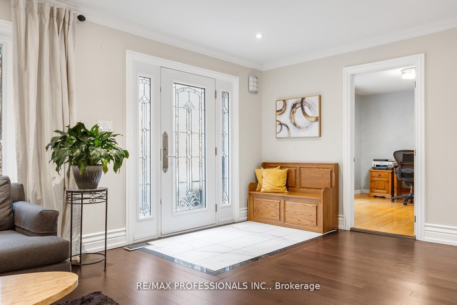 Photo 3 of 164 Morningside Avenue, Toronto, High Park-Swansea — HOMEH