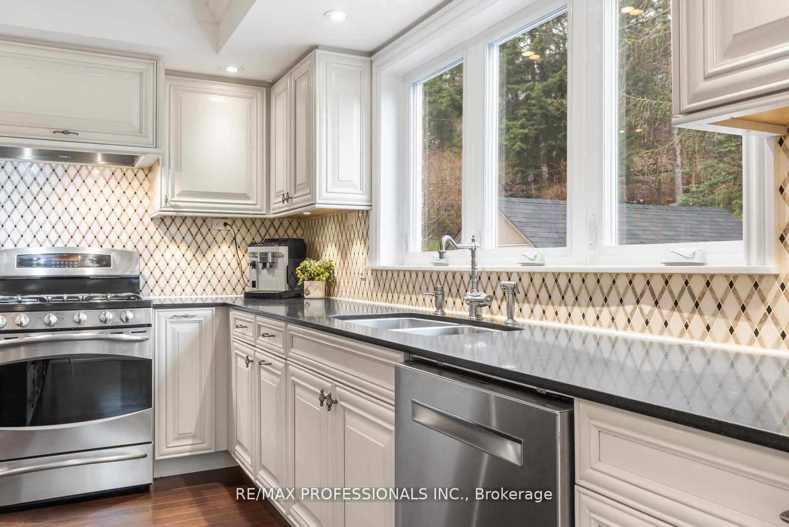 Photo 18 of 164 Morningside Avenue, Toronto, High Park-Swansea — HOMEH