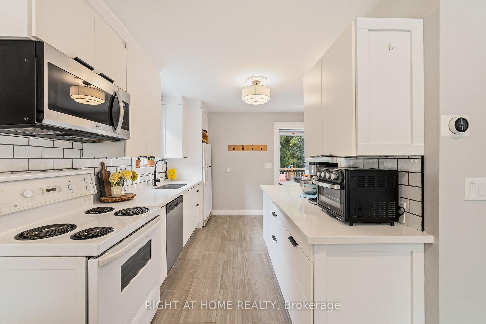Photo 9 of 206 East 19th Street, Hamilton, Inch Park — HOMEH