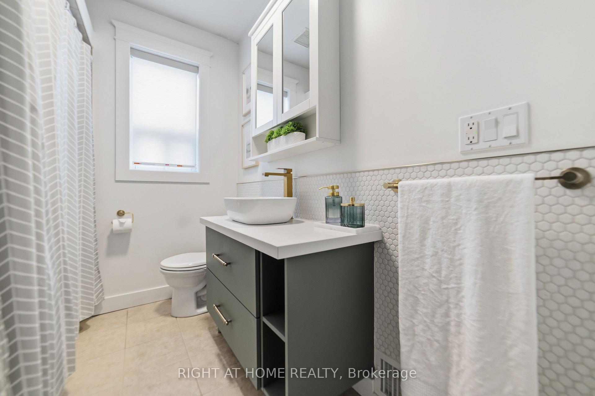 Photo 14 of 206 East 19th Street, Hamilton, Inch Park — HOMEH