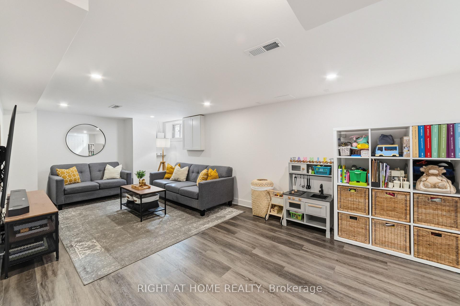 Photo 19 of 206 East 19th Street, Hamilton, Inch Park — HOMEH