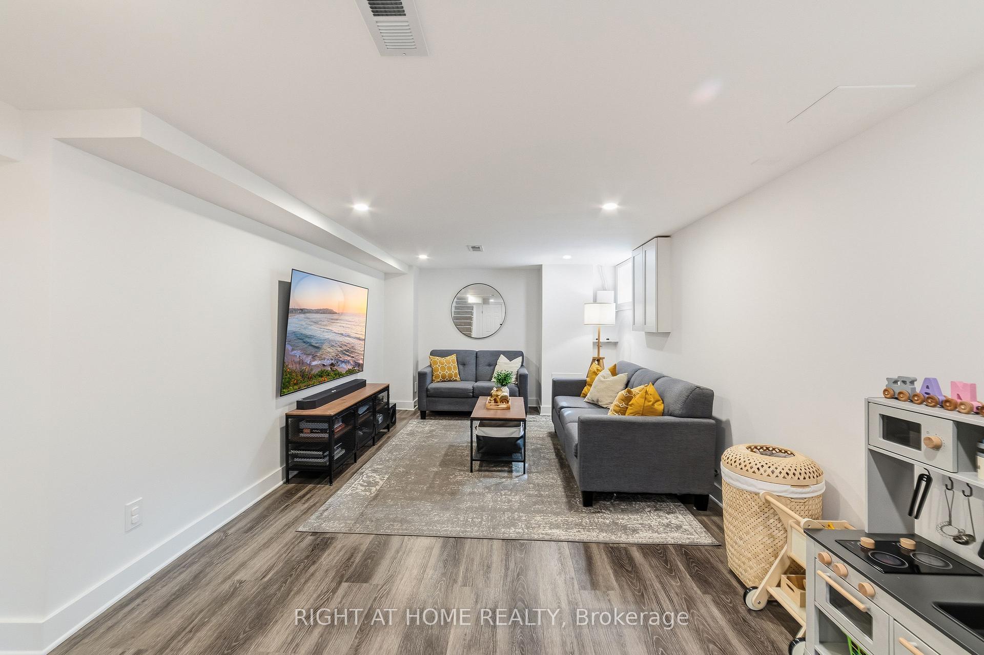 Photo 20 of 206 East 19th Street, Hamilton, Inch Park — HOMEH