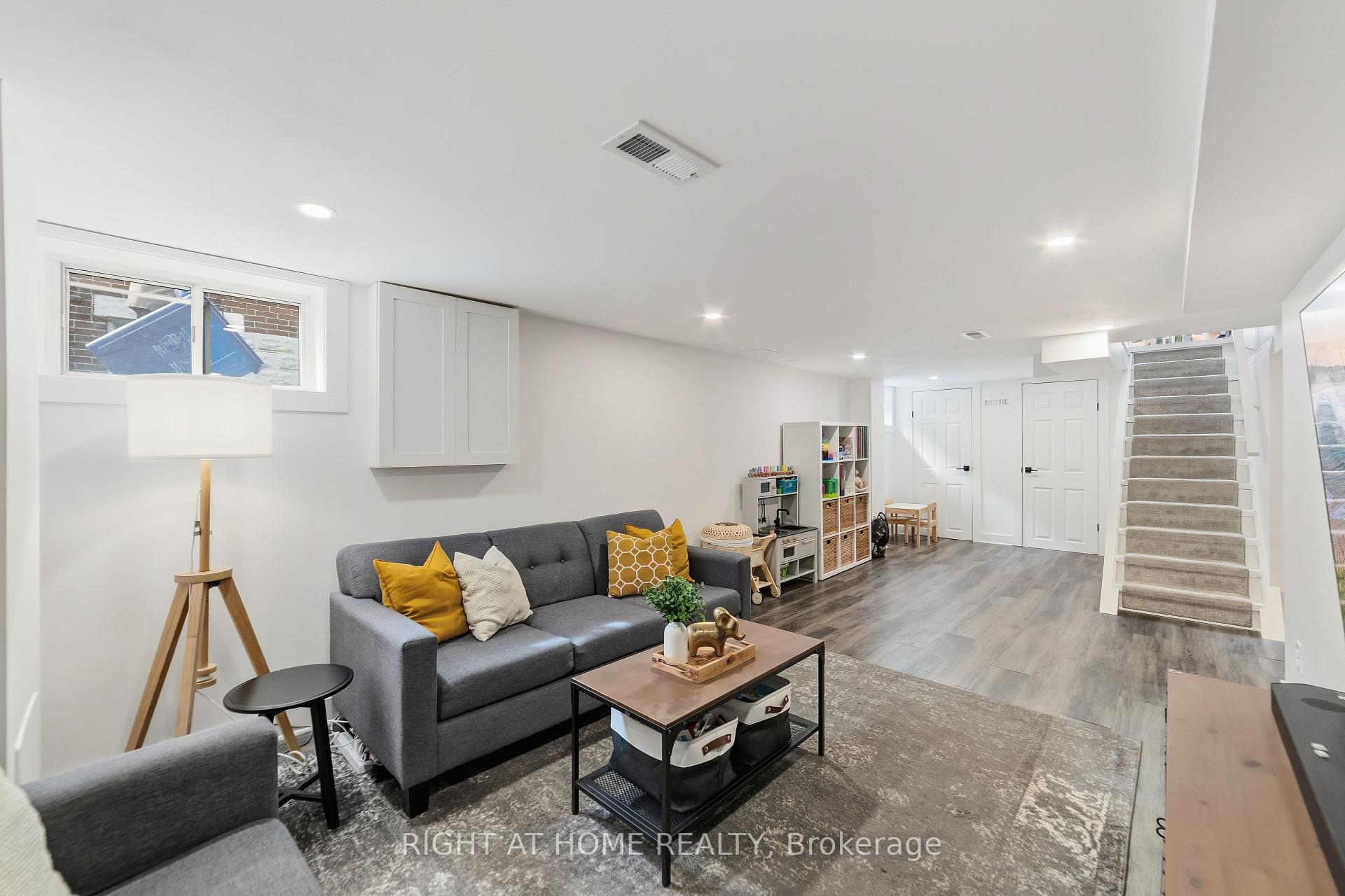 Photo 21 of 206 East 19th Street, Hamilton, Inch Park — HOMEH