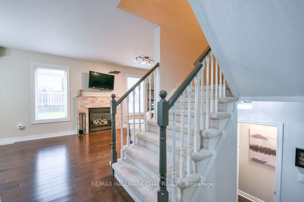 Photo 10 of 289 Esther Drive, Barrie, Painswick South — HOMEH