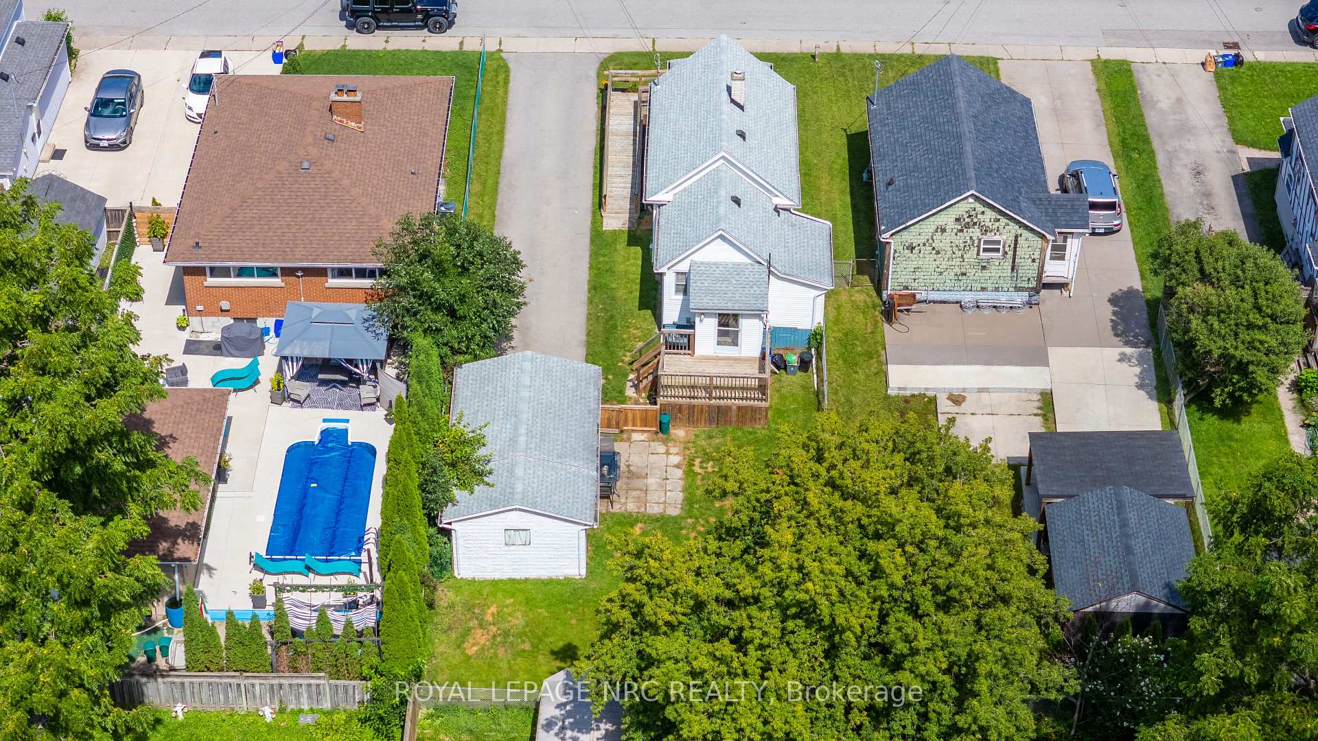 Photo 2 of 6422 Ash Street, Niagara Falls, Dorchester — HOMEH