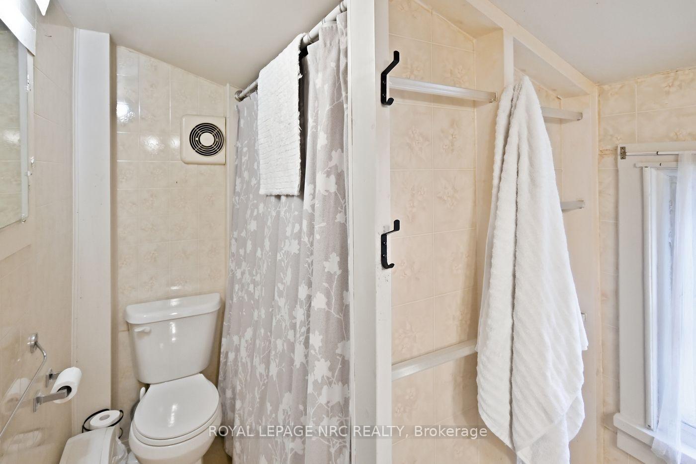 Photo 16 of 6422 Ash Street, Niagara Falls, Dorchester — HOMEH