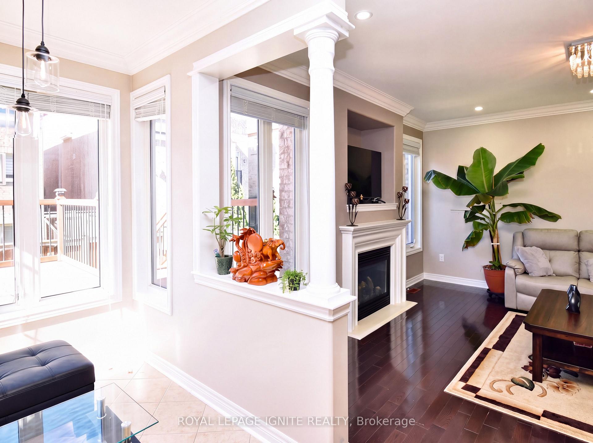 Photo 9 of 42 Grayleaf Drive, Whitchurch-Stouffville, Stouffville — HOMEH