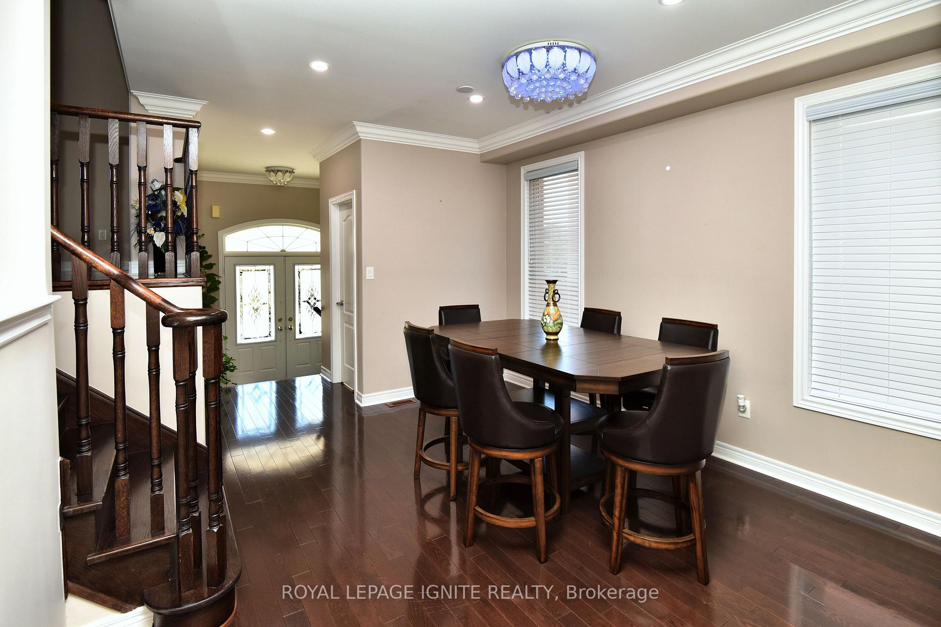 Photo 10 of 42 Grayleaf Drive, Whitchurch-Stouffville, Stouffville — HOMEH