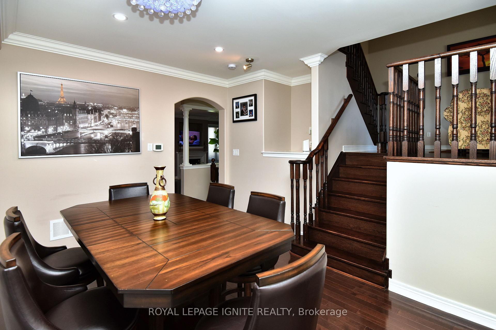 Photo 11 of 42 Grayleaf Drive, Whitchurch-Stouffville, Stouffville — HOMEH