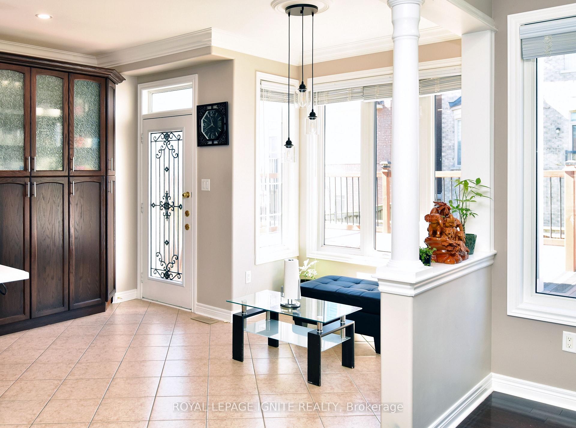 Photo 17 of 42 Grayleaf Drive, Whitchurch-Stouffville, Stouffville — HOMEH