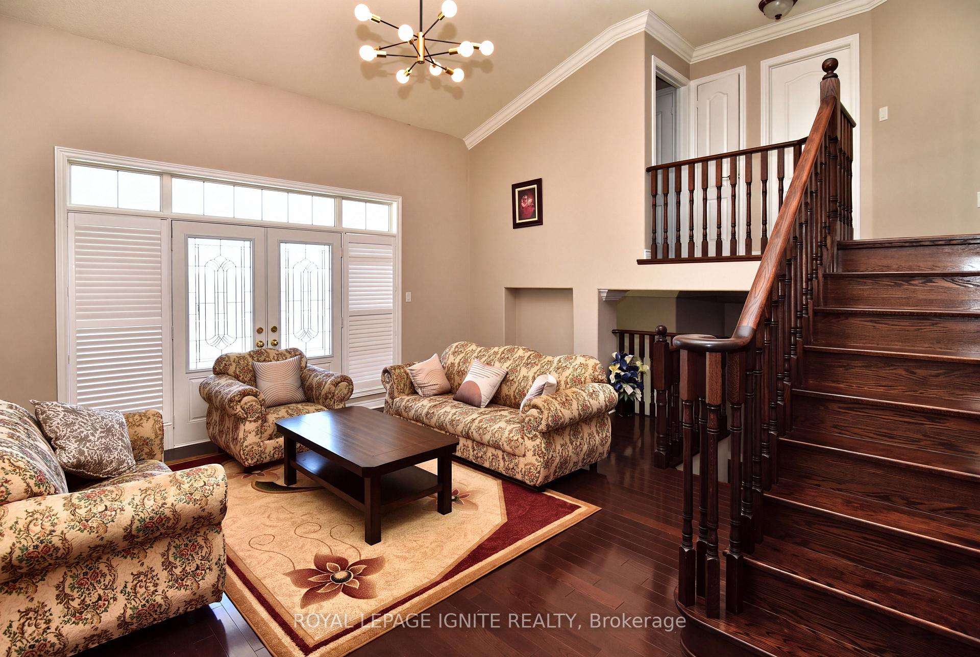 Photo 18 of 42 Grayleaf Drive, Whitchurch-Stouffville, Stouffville — HOMEH
