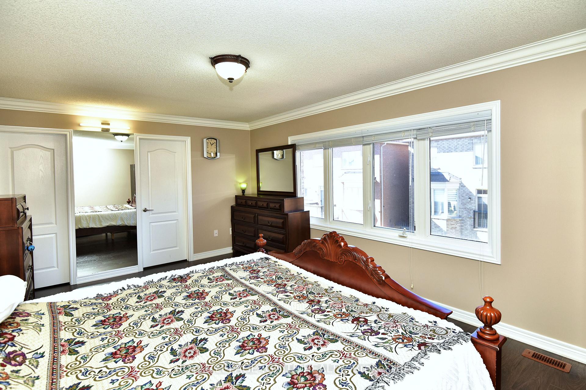 Photo 25 of 42 Grayleaf Drive, Whitchurch-Stouffville, Stouffville — HOMEH