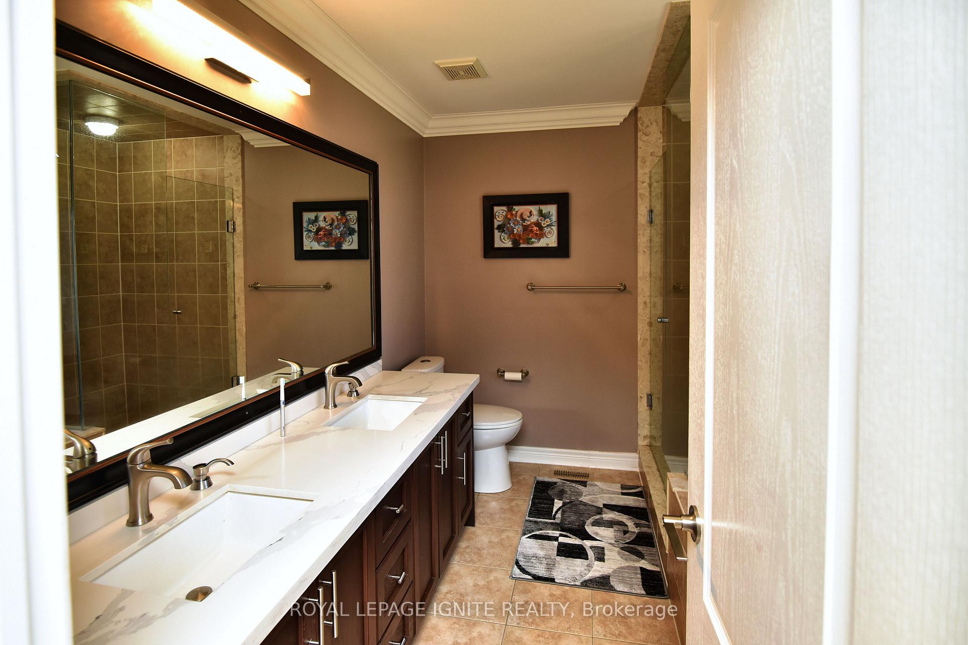 Photo 29 of 42 Grayleaf Drive, Whitchurch-Stouffville, Stouffville — HOMEH
