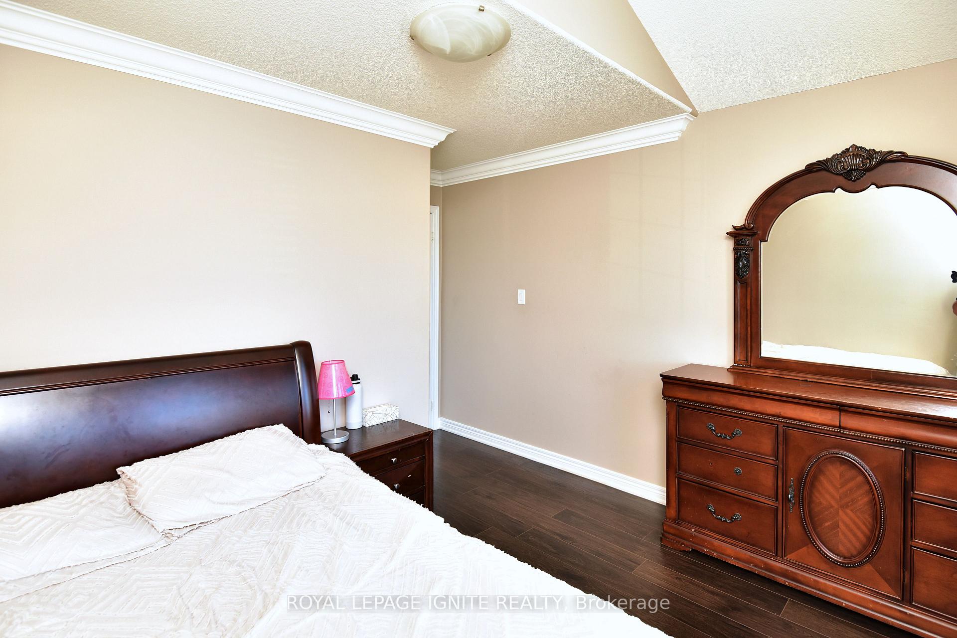 Photo 32 of 42 Grayleaf Drive, Whitchurch-Stouffville, Stouffville — HOMEH
