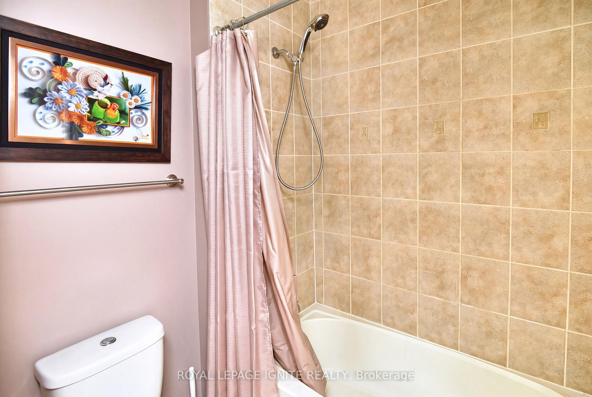 Photo 34 of 42 Grayleaf Drive, Whitchurch-Stouffville, Stouffville — HOMEH
