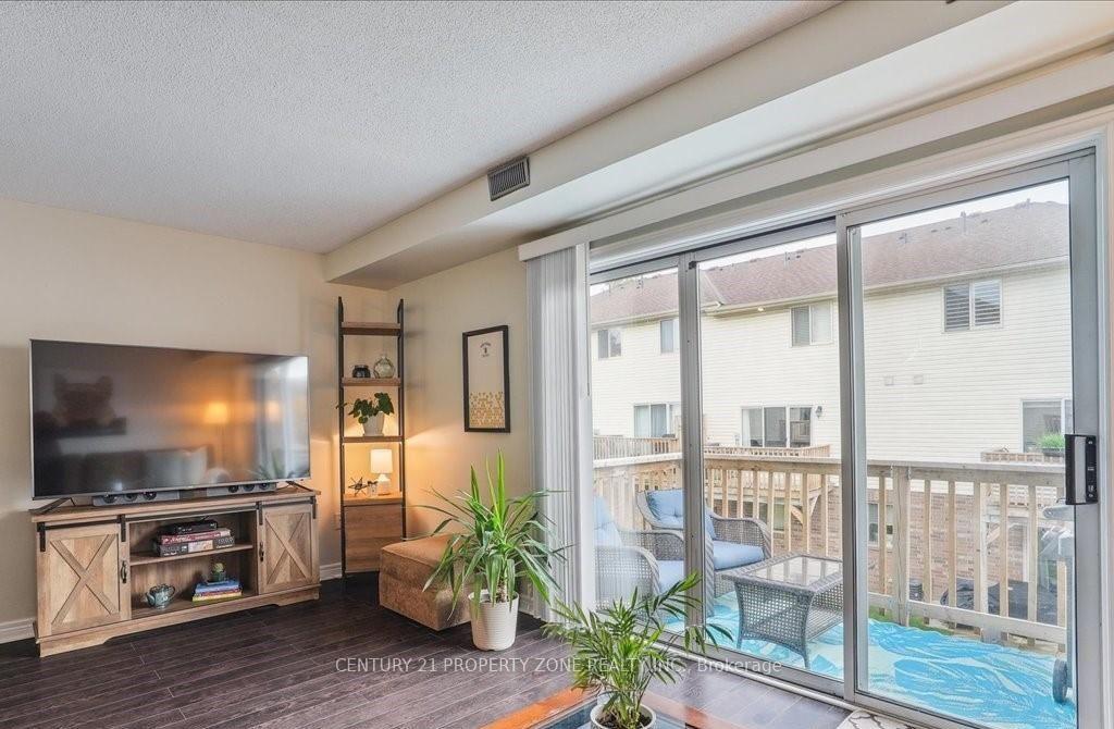 Photo 5 of Unit 35, 4045 Upper Middle Road, Burlington, Rose — HOMEH