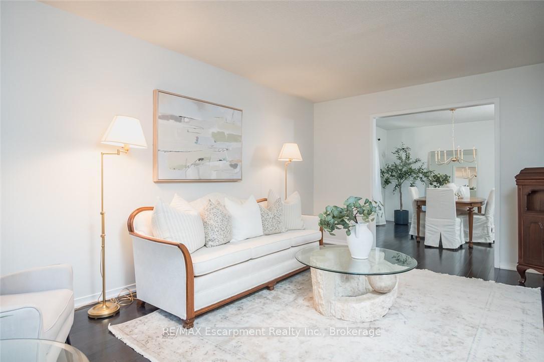 Photo 6 of 1348 Fieldcrest Lane, Oakville, Glen Abbey — HOMEH