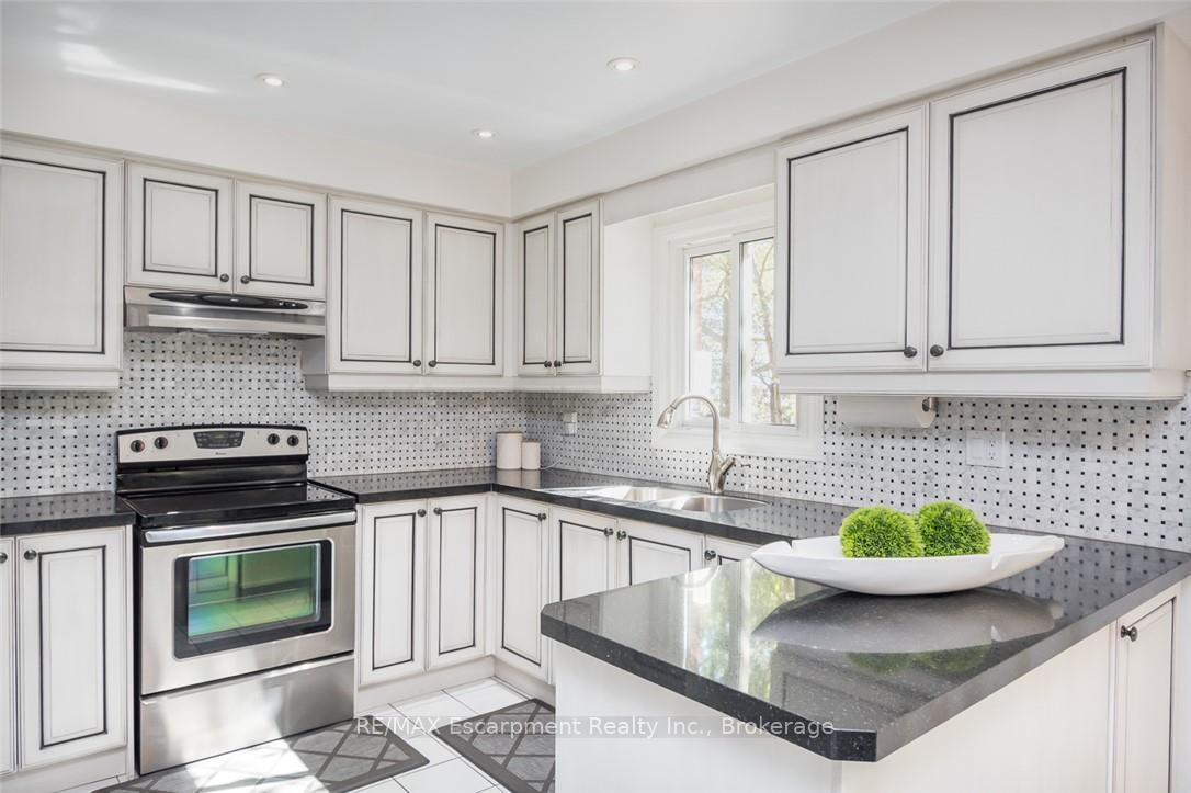 Photo 14 of 1348 Fieldcrest Lane, Oakville, Glen Abbey — HOMEH