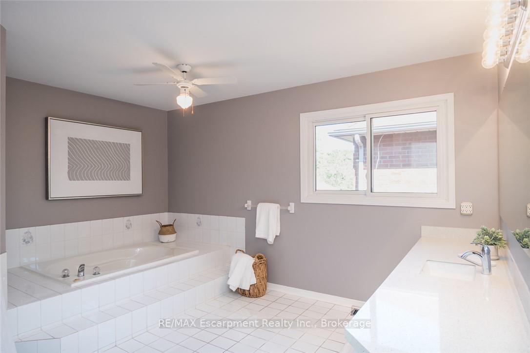 Photo 24 of 1348 Fieldcrest Lane, Oakville, Glen Abbey — HOMEH