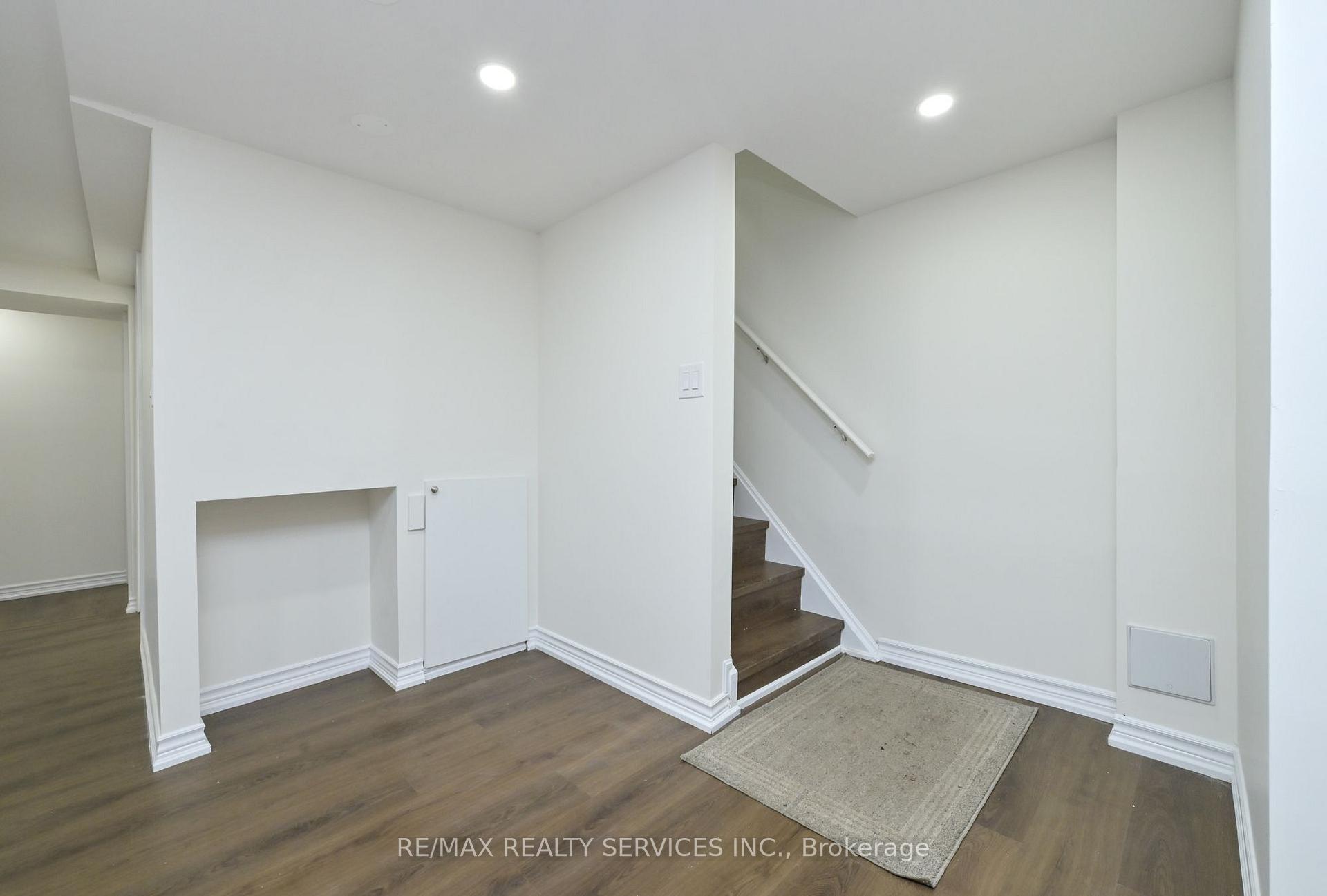 Photo 6 of 31 Brisco Street, Brampton, Brampton North — HOMEH