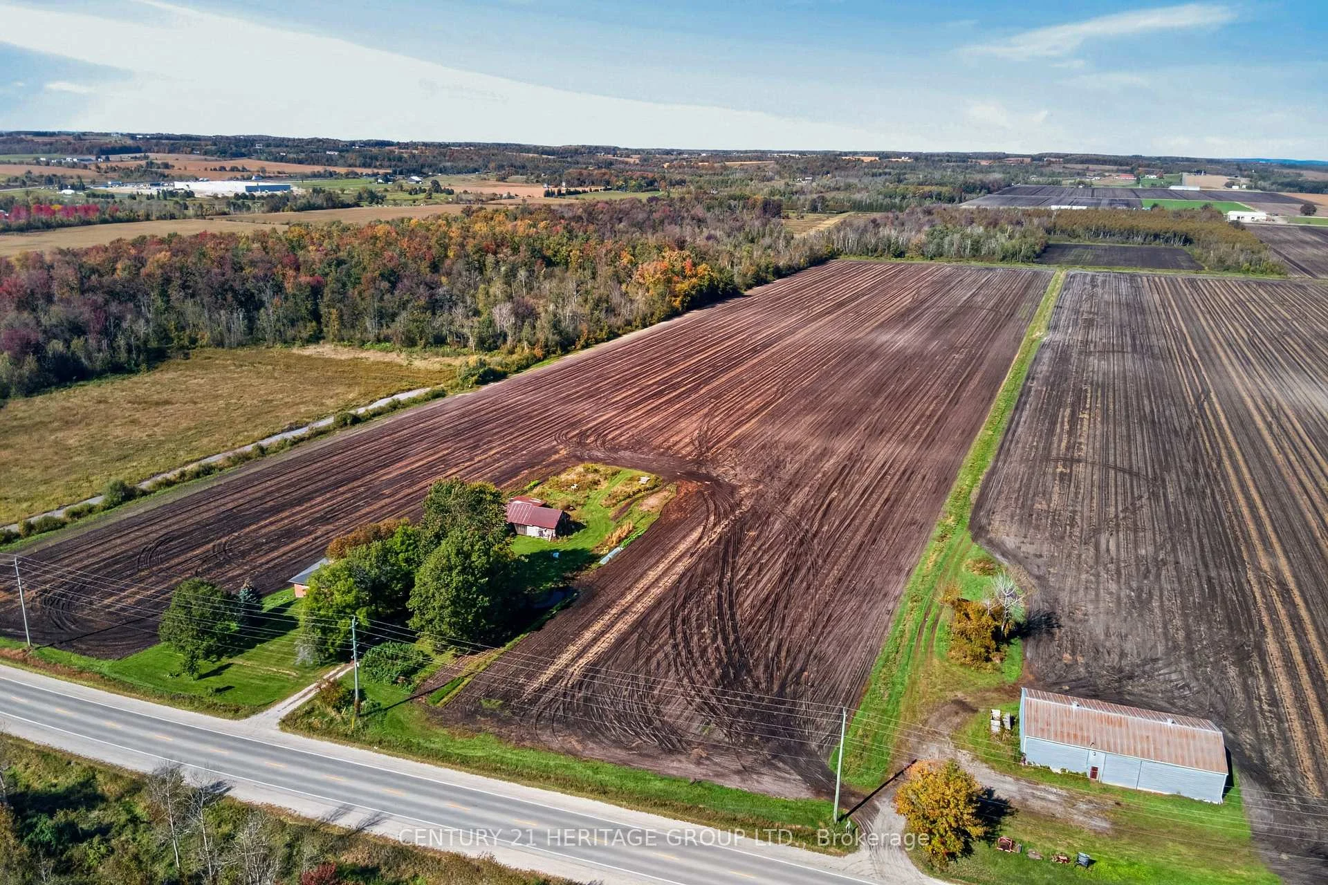 Photo 4 of 3194 Simcoe County Road 89, Innisfil, Rural Innisfil — HOMEH