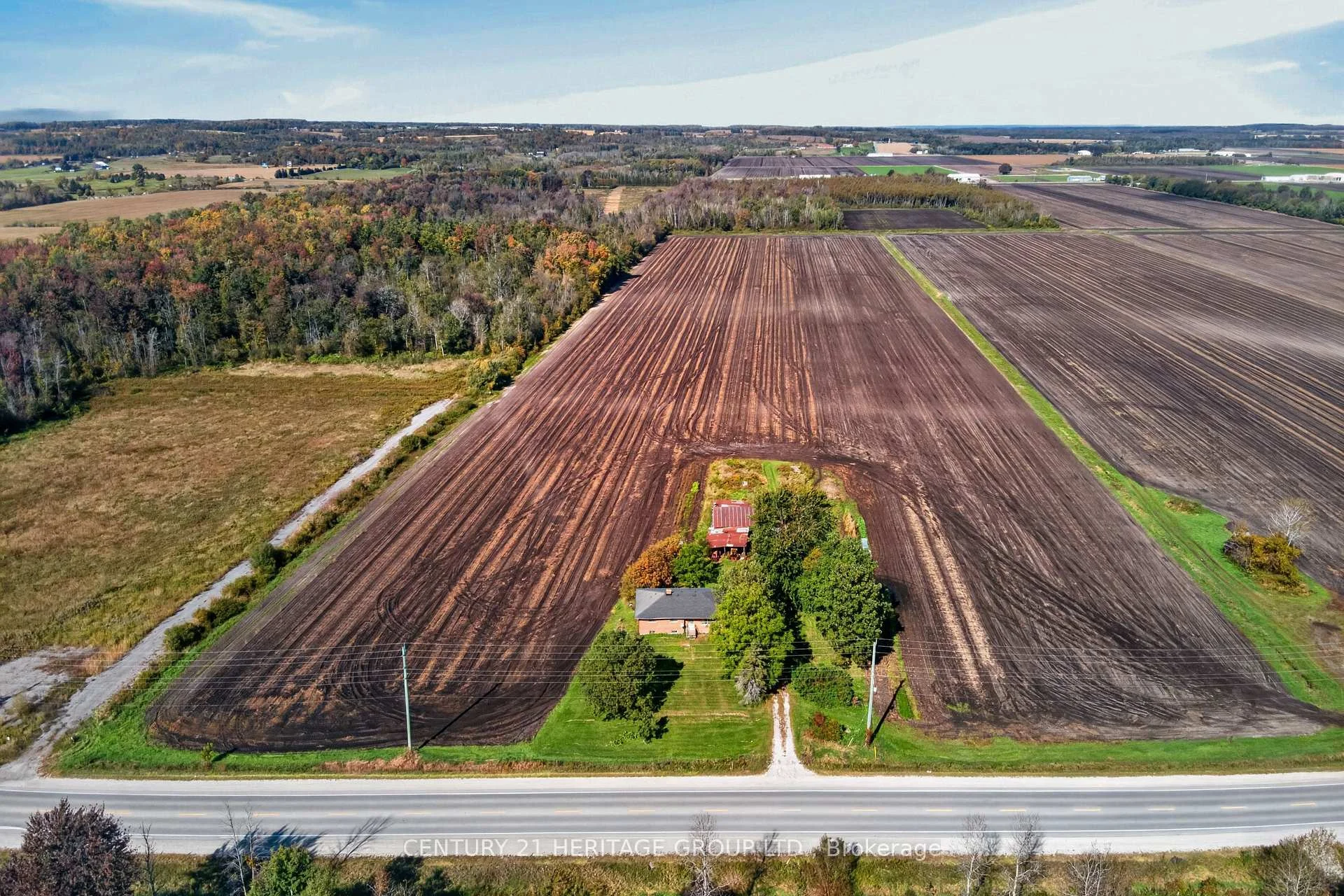 Photo 6 of 3194 Simcoe County Road 89, Innisfil, Rural Innisfil — HOMEH