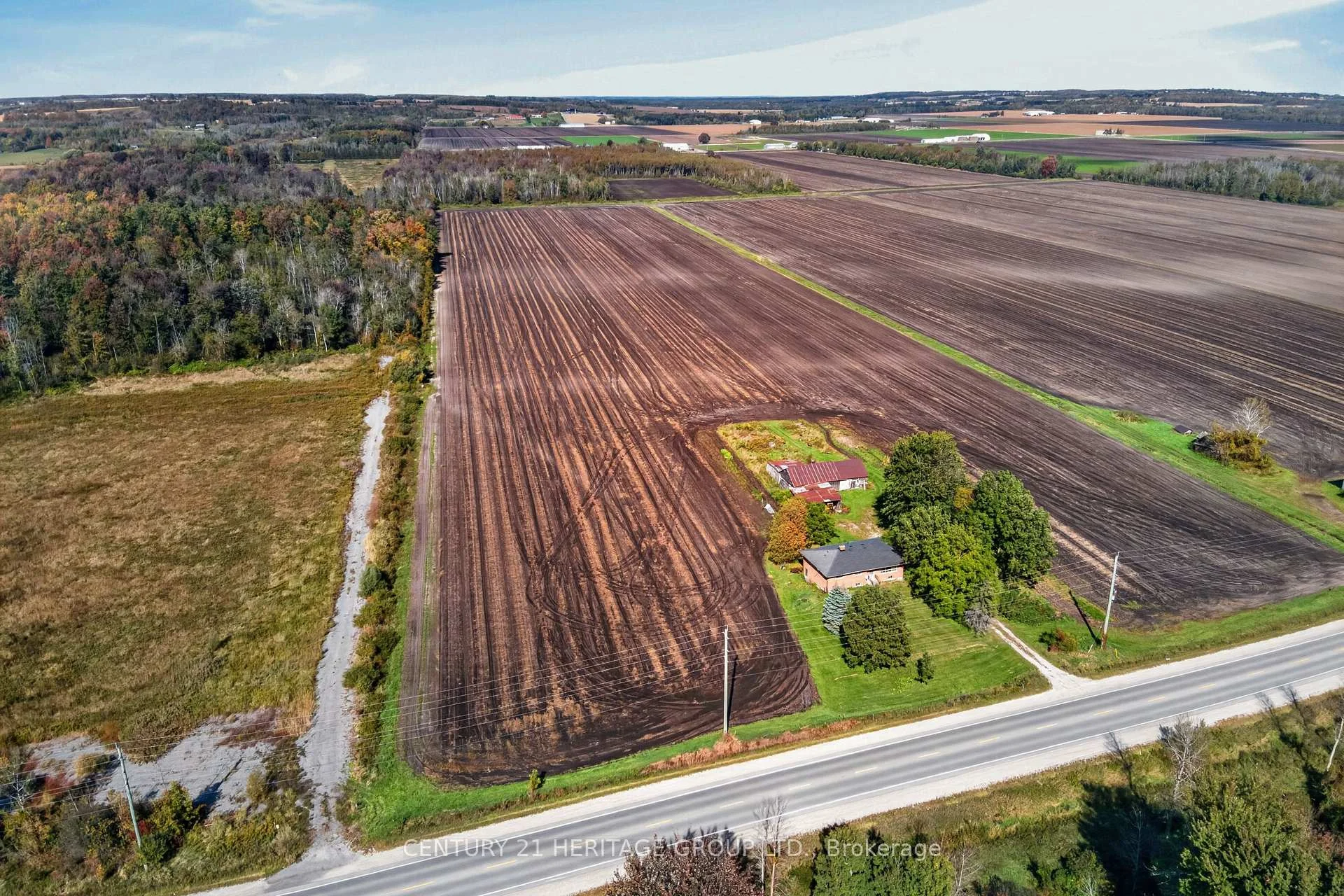 Photo 8 of 3194 Simcoe County Road 89, Innisfil, Rural Innisfil — HOMEH