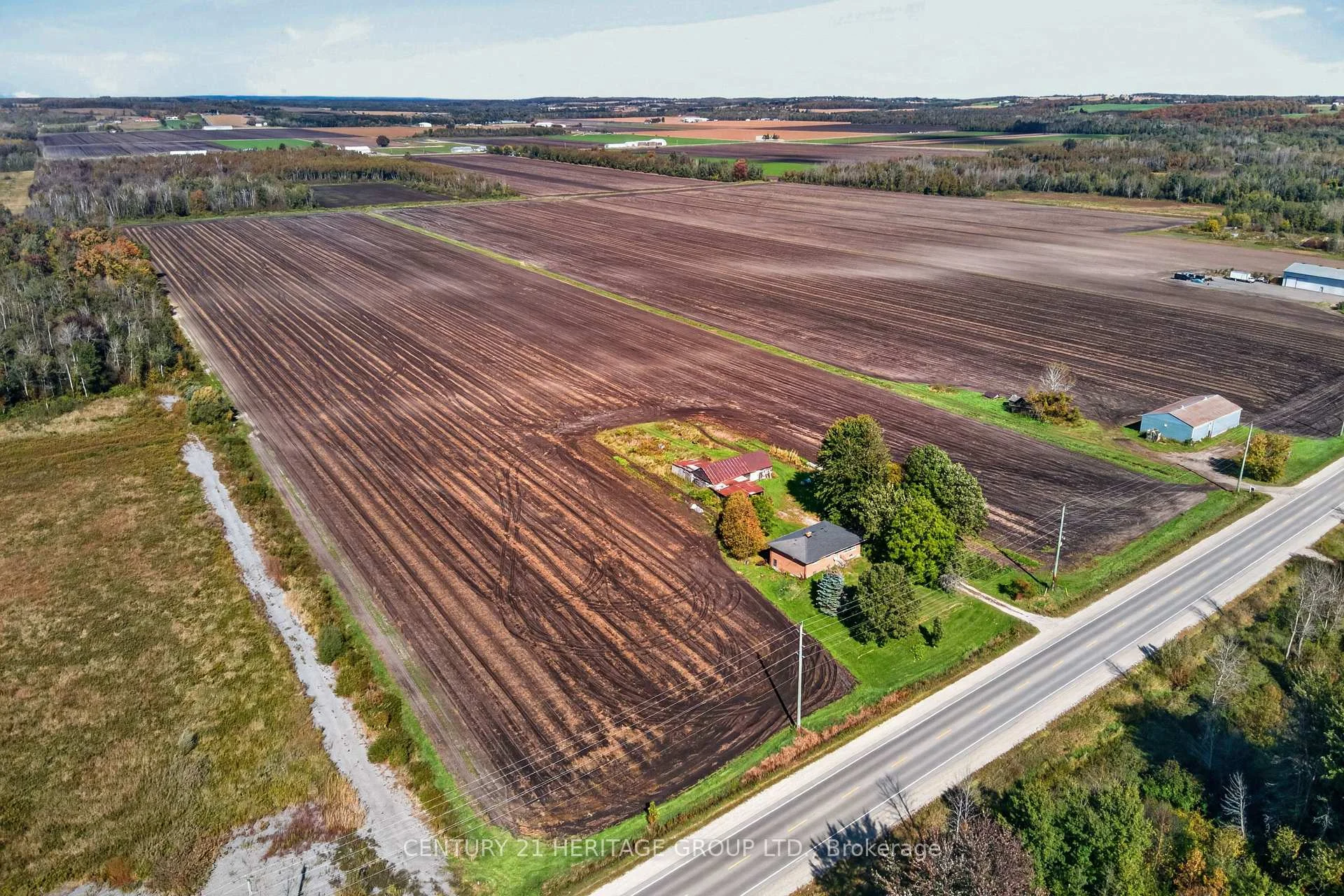 Photo 10 of 3194 Simcoe County Road 89, Innisfil, Rural Innisfil — HOMEH