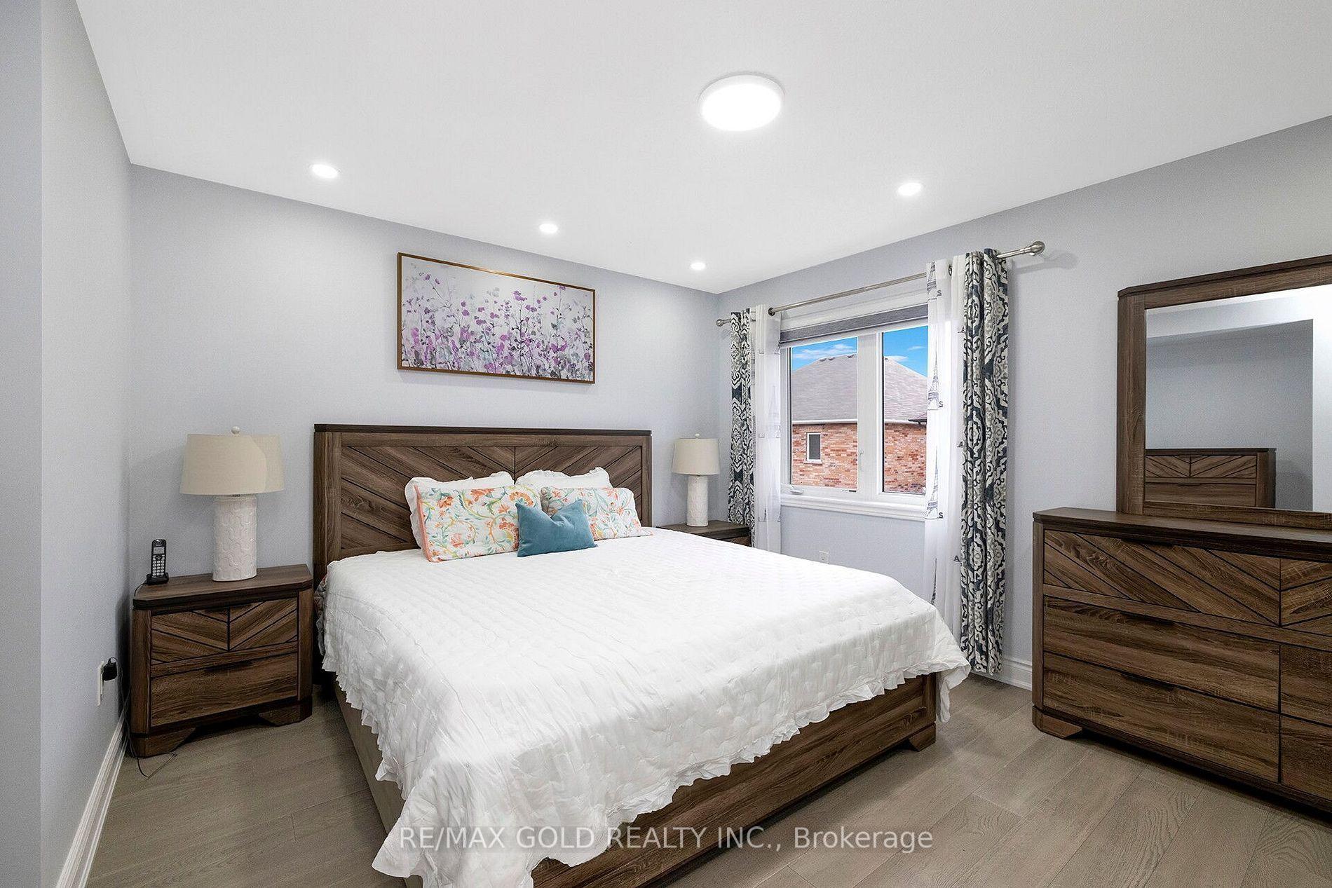 Photo 5 of 47 Antibes Drive, Brampton, Credit Valley — HOMEH
