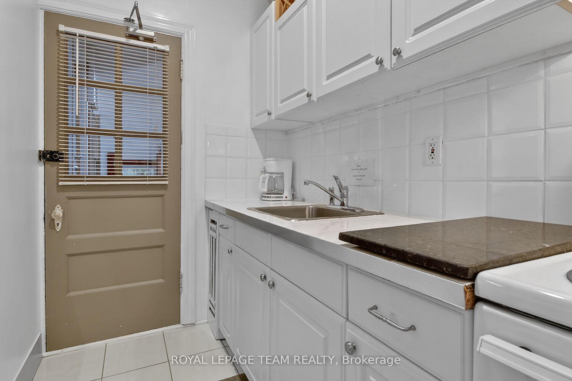 Photo 14 of 64 Delaware Avenue, Ottawa, Ottawa Centre/Golden Triangle — HOMEH