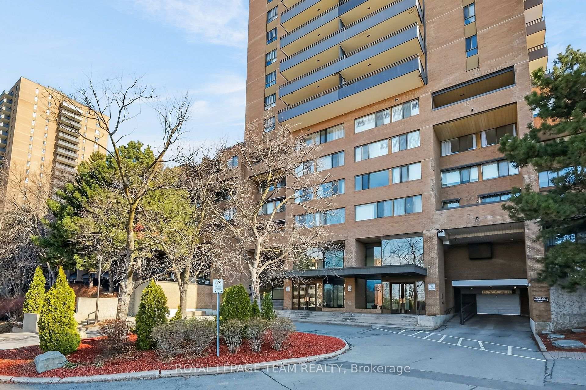 Photo 3 of Unit 1809, 515 St Laurent Boulevard, Ottawa, Viscount Alexander Park — HOMEH