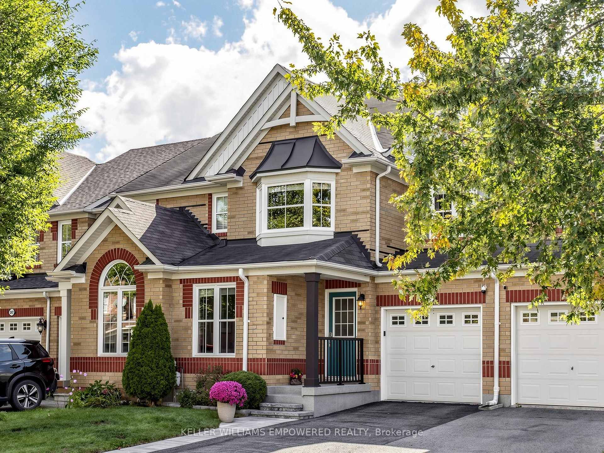 Photo 3 of 203 Chilcott Crescent, Newmarket, Woodland Hill — HOMEH