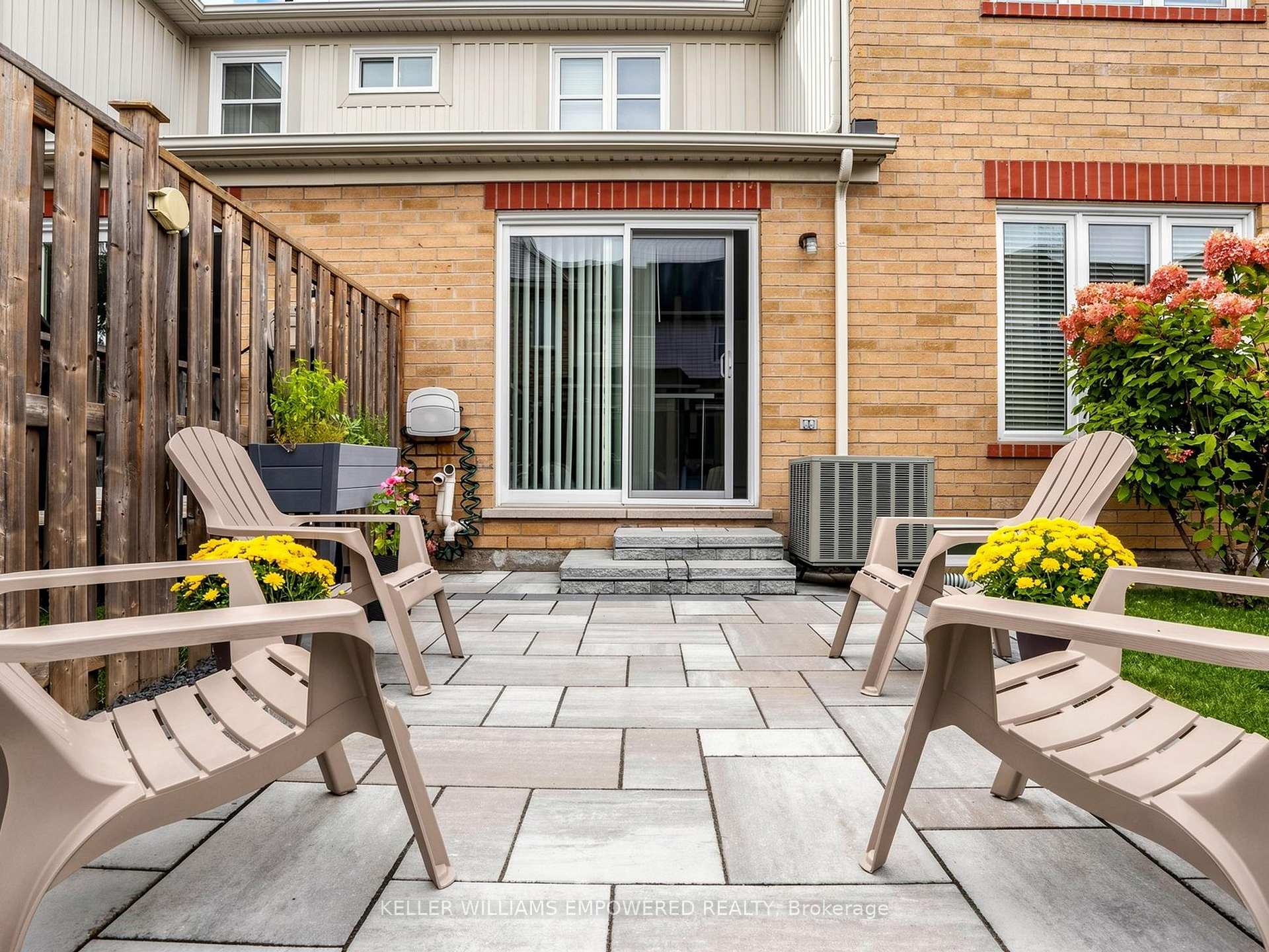 Photo 10 of 203 Chilcott Crescent, Newmarket, Woodland Hill — HOMEH