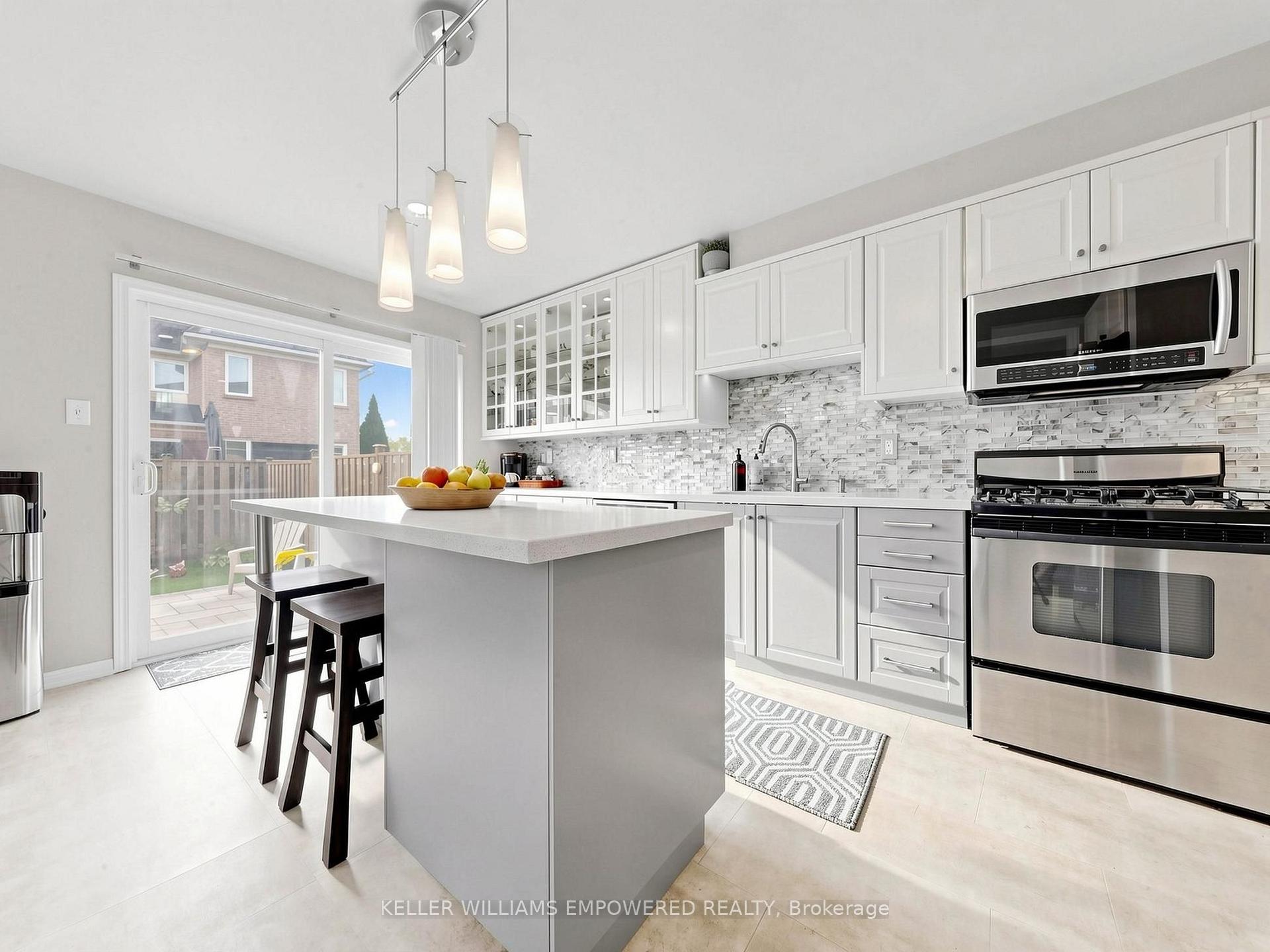 Photo 38 of 203 Chilcott Crescent, Newmarket, Woodland Hill — HOMEH