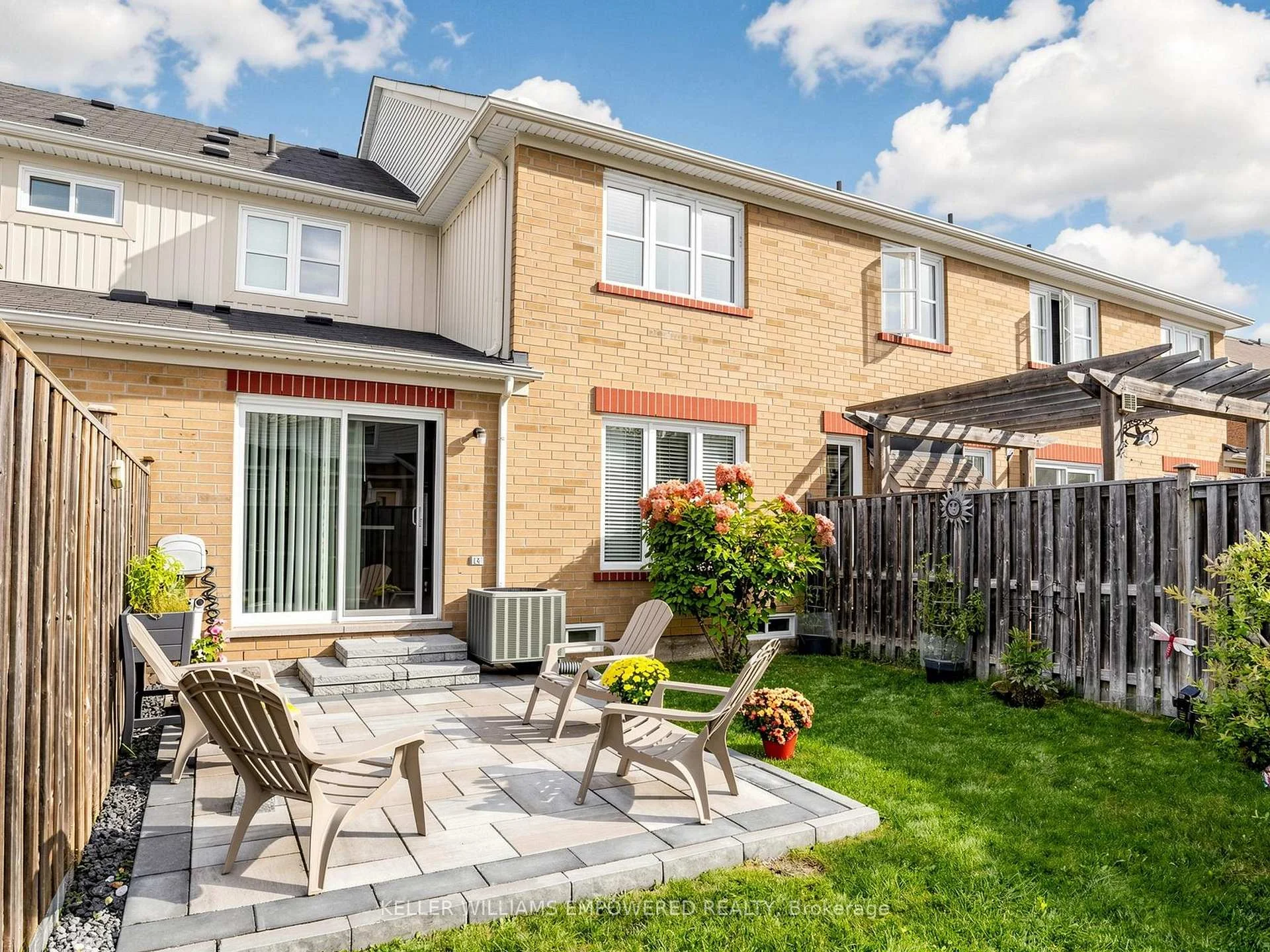 Photo 6 of 203 Chilcott Crescent, Newmarket, Woodland Hill — HOMEH