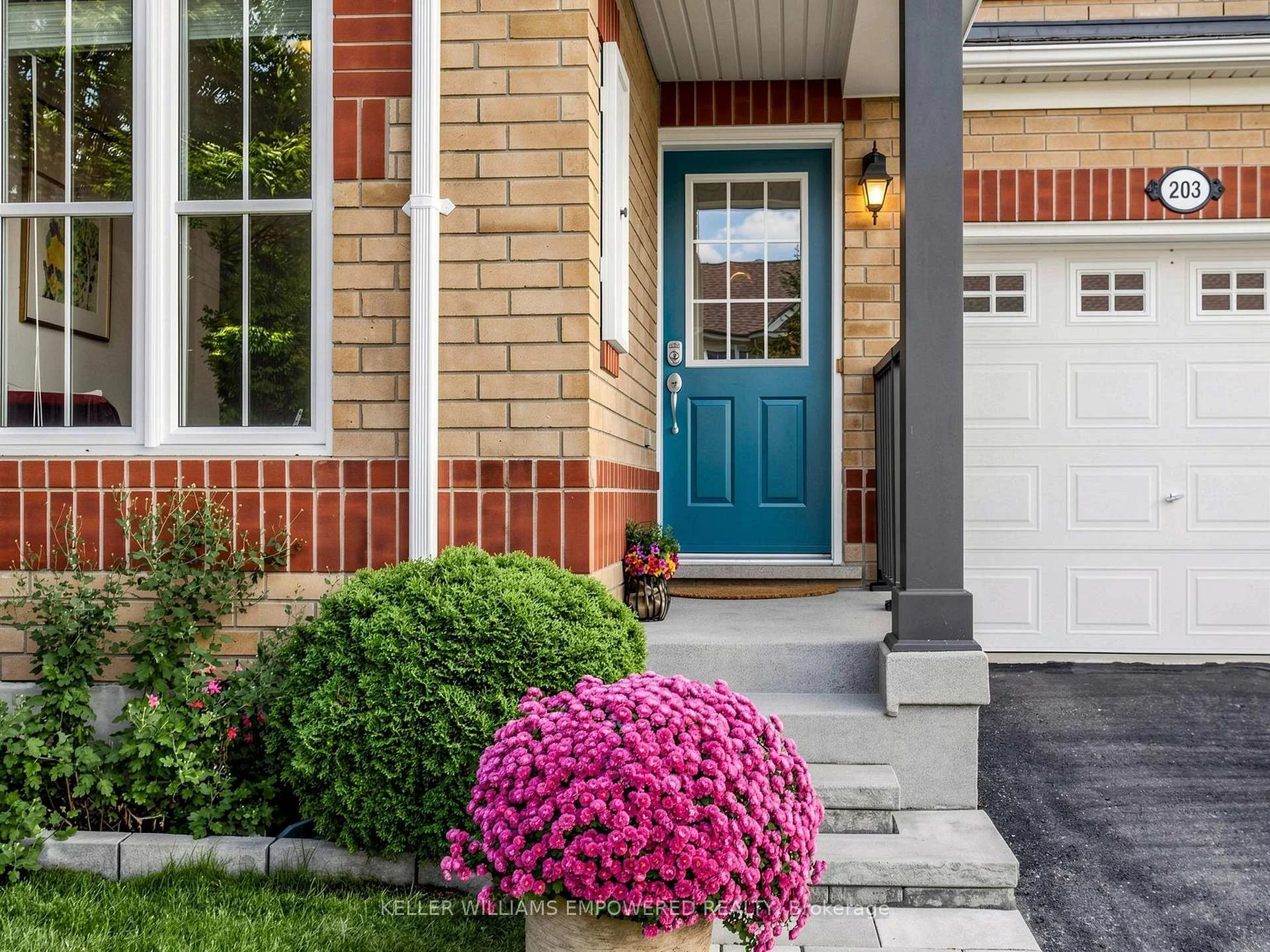 Photo 87 of 203 Chilcott Crescent, Newmarket, Woodland Hill — HOMEH