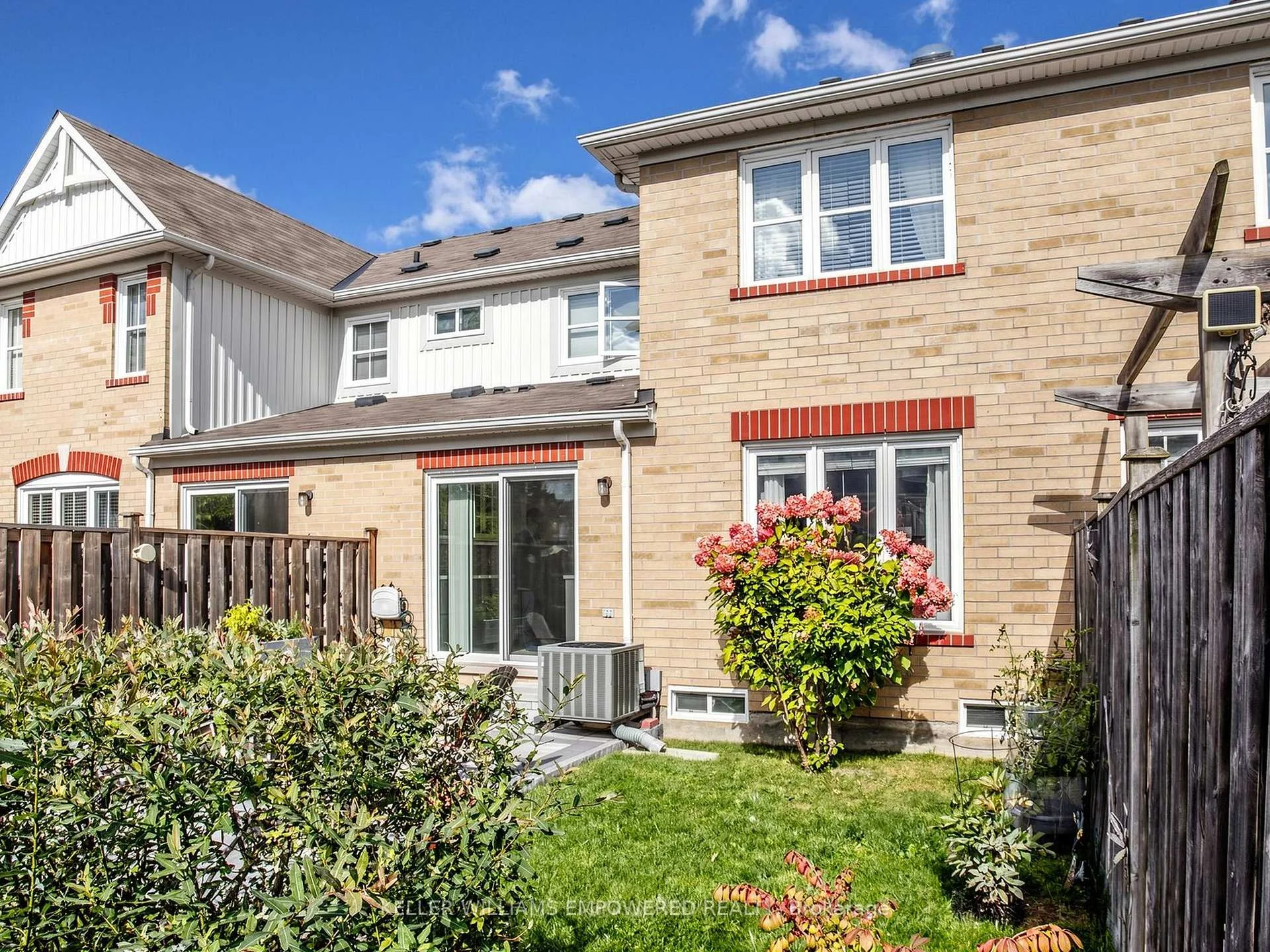 Photo 91 of 203 Chilcott Crescent, Newmarket, Woodland Hill — HOMEH